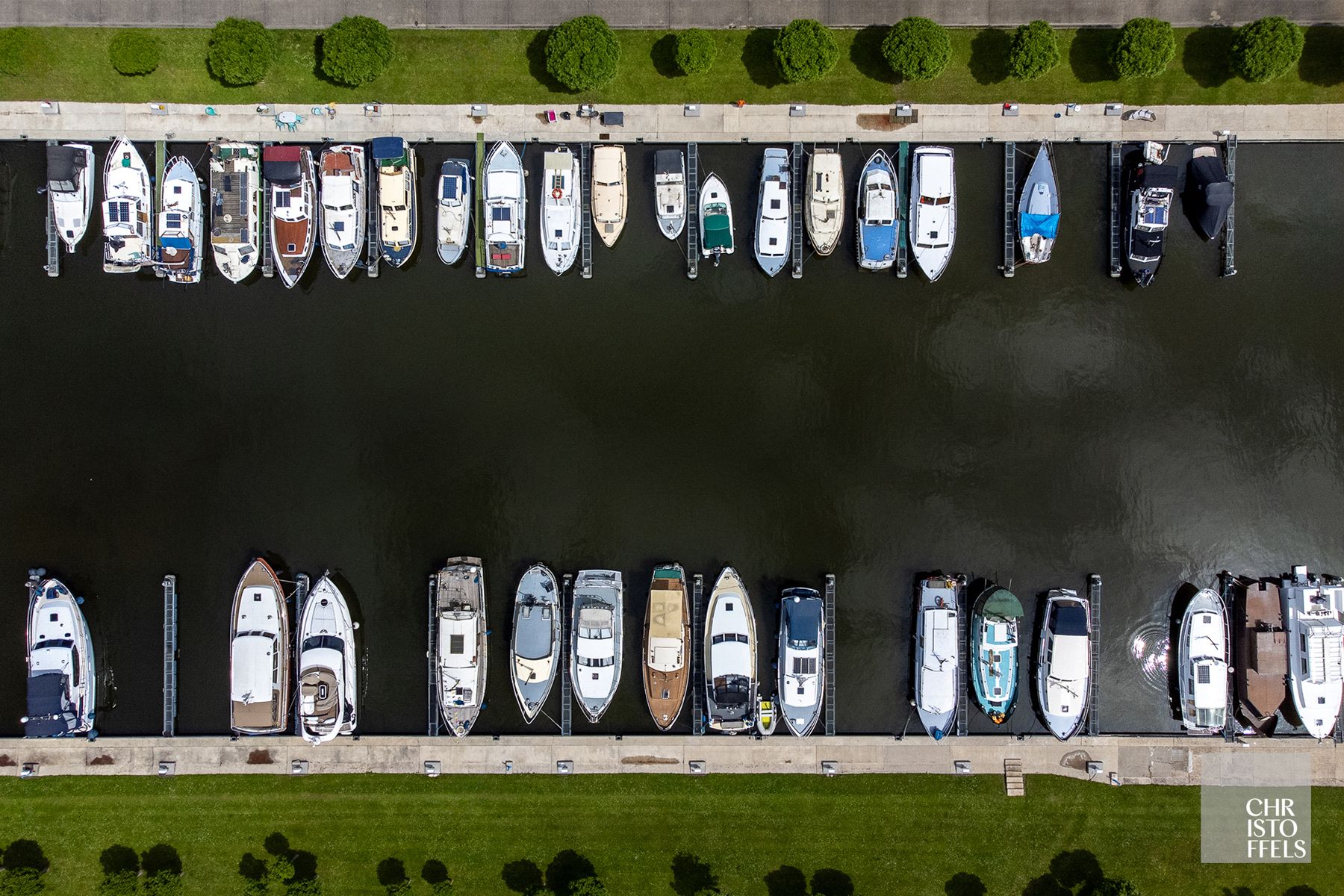 Statige villa met zwembad en kanaalzicht op een perceel van 1.272 m² foto 42