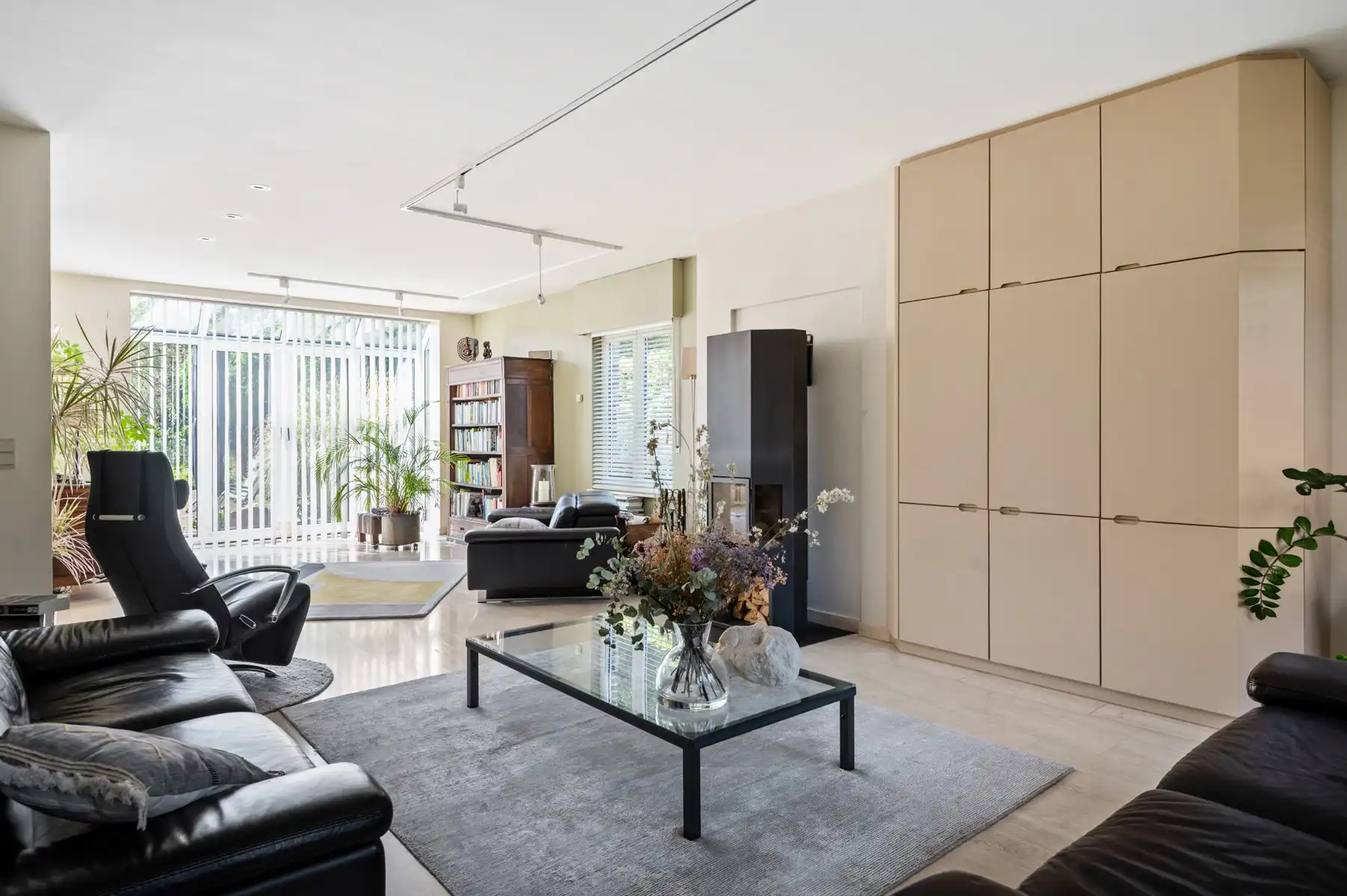 Ruime en lichtrijke villa in rustige, groene omgeving foto 11