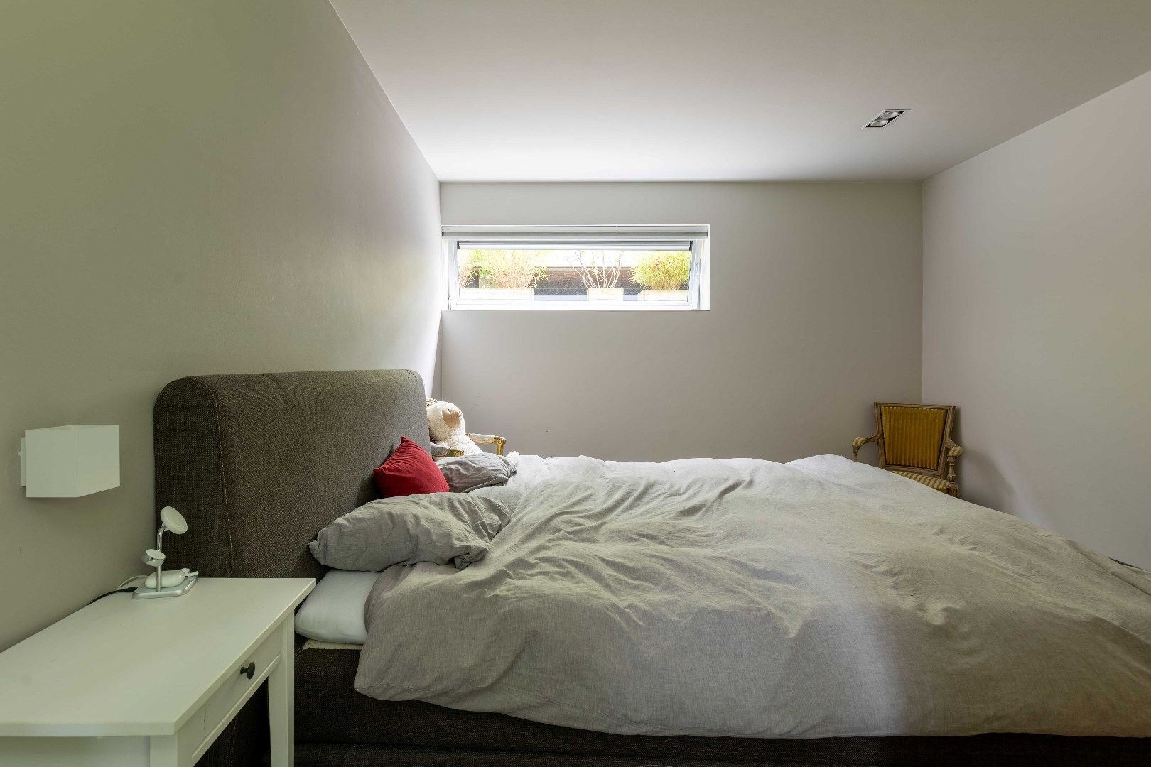 Recente en uitgebouwde villa met vijf kamers en/of praktijkruimte omgeven door het groen tussen Brugge en Oostkamp! foto 21