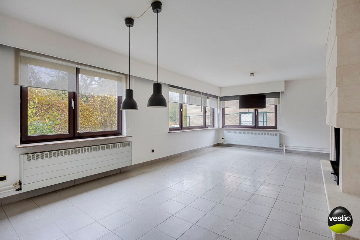 RUSTIG GELEGEN HALF VRIJSTAANDE WONING OP 4A5CA STADSRAND BILZEN. foto 5