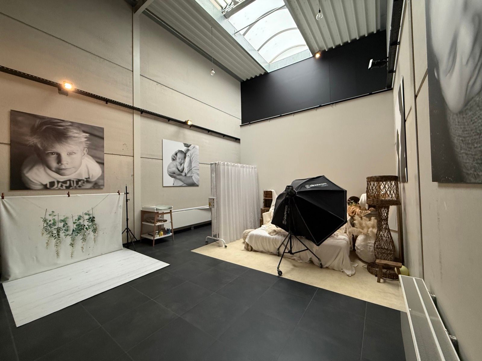 Perfect afgewerkt industriepand met kantoor en loods foto 23