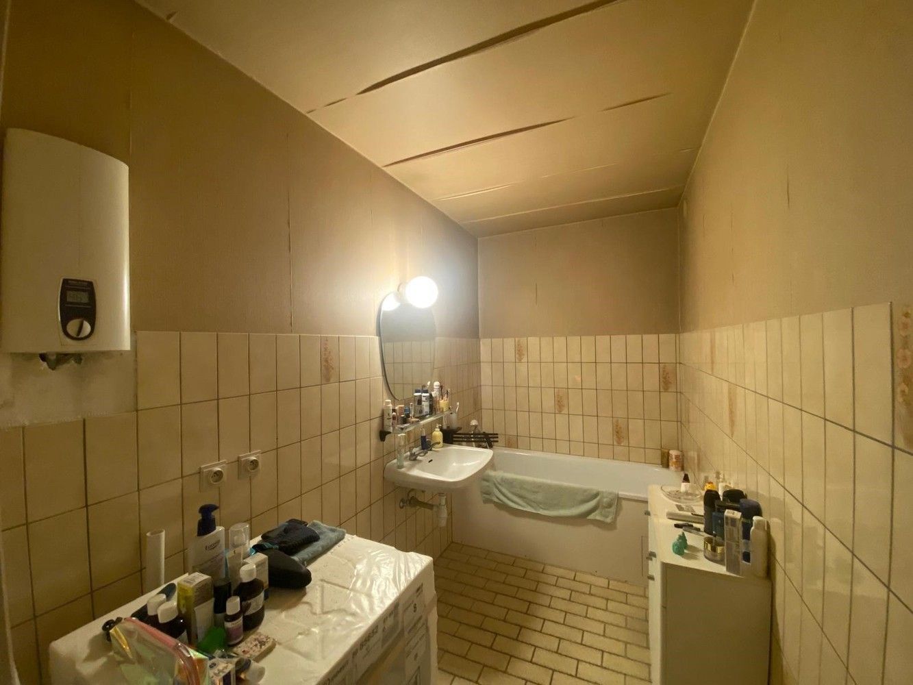 Ruim appartement (H.O.B) pal in Genk-Centrum - Investeringskans! foto 10