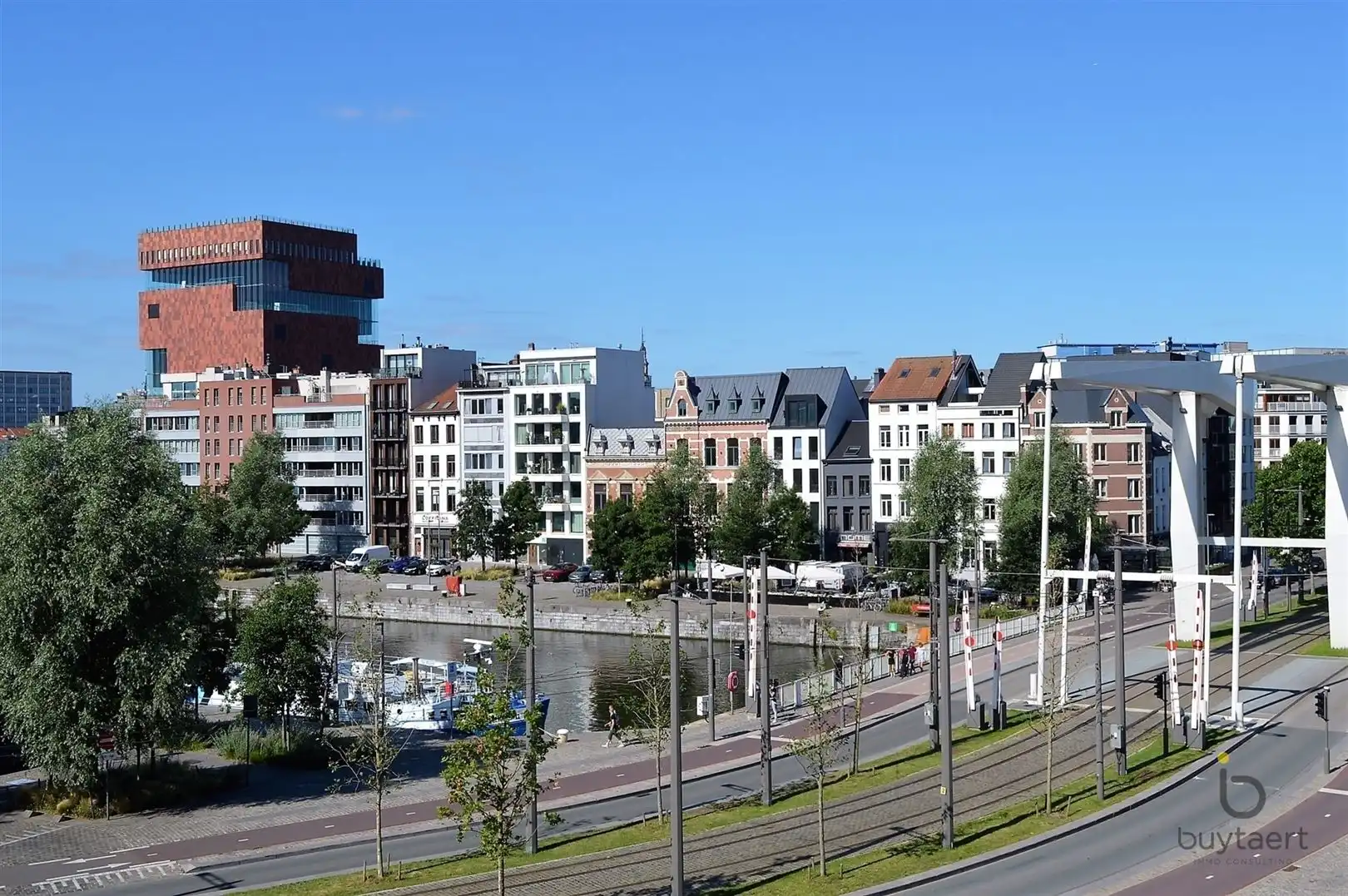 Schitterend appartement met zicht op de water! foto {{pictureIndex}}