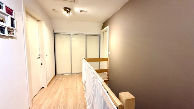 Charmante woning in fermettestijl met drie slaapkamers en mooie tuin foto 9