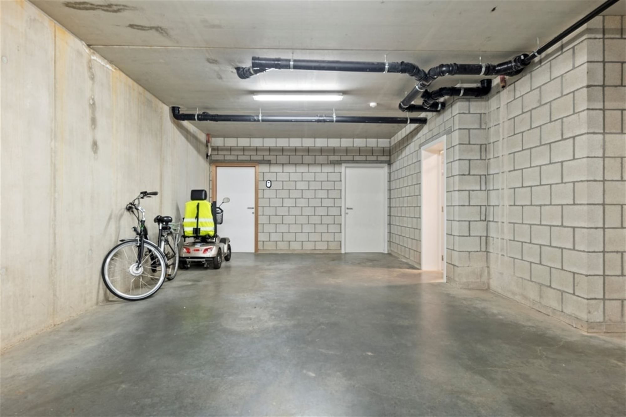 INSTAPKLAAR 2 SLK APPARTEMENT MET ONDERGRONDSE STAANPLAATS IN HARTJE MAASMECHELEN  foto 34