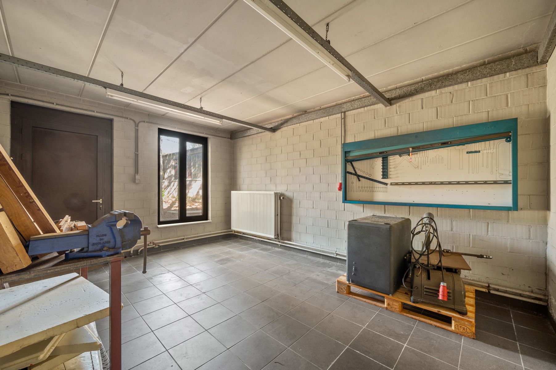 Te renoveren pand met magazijnen te BEERZEL foto 19