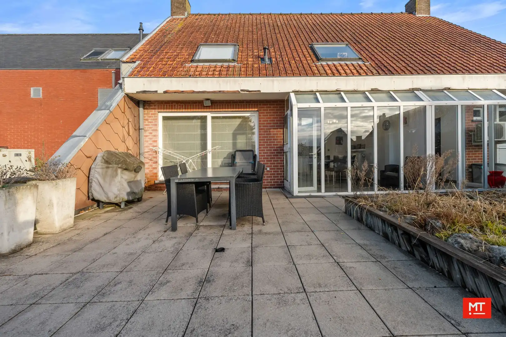 Bijzonder ruim gebouw met tal van mogelijkheden en uitweg, te koop in de dorpskern van Dadizele foto 17
