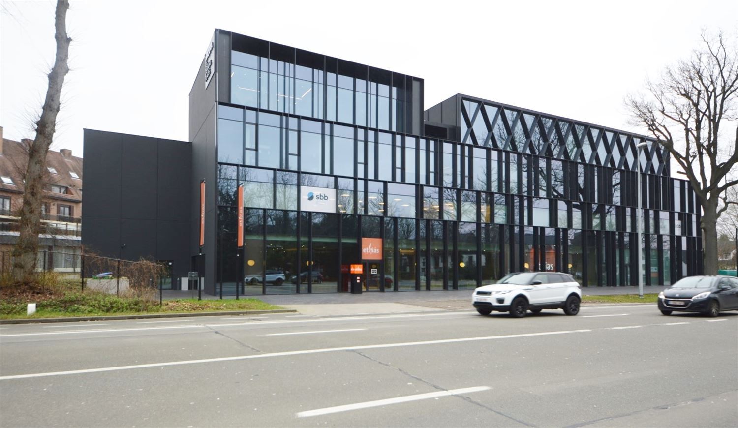 HANDELSGELIJKVLOERS 1.000 M2 KORTRIJKSESTEENWEG foto 11