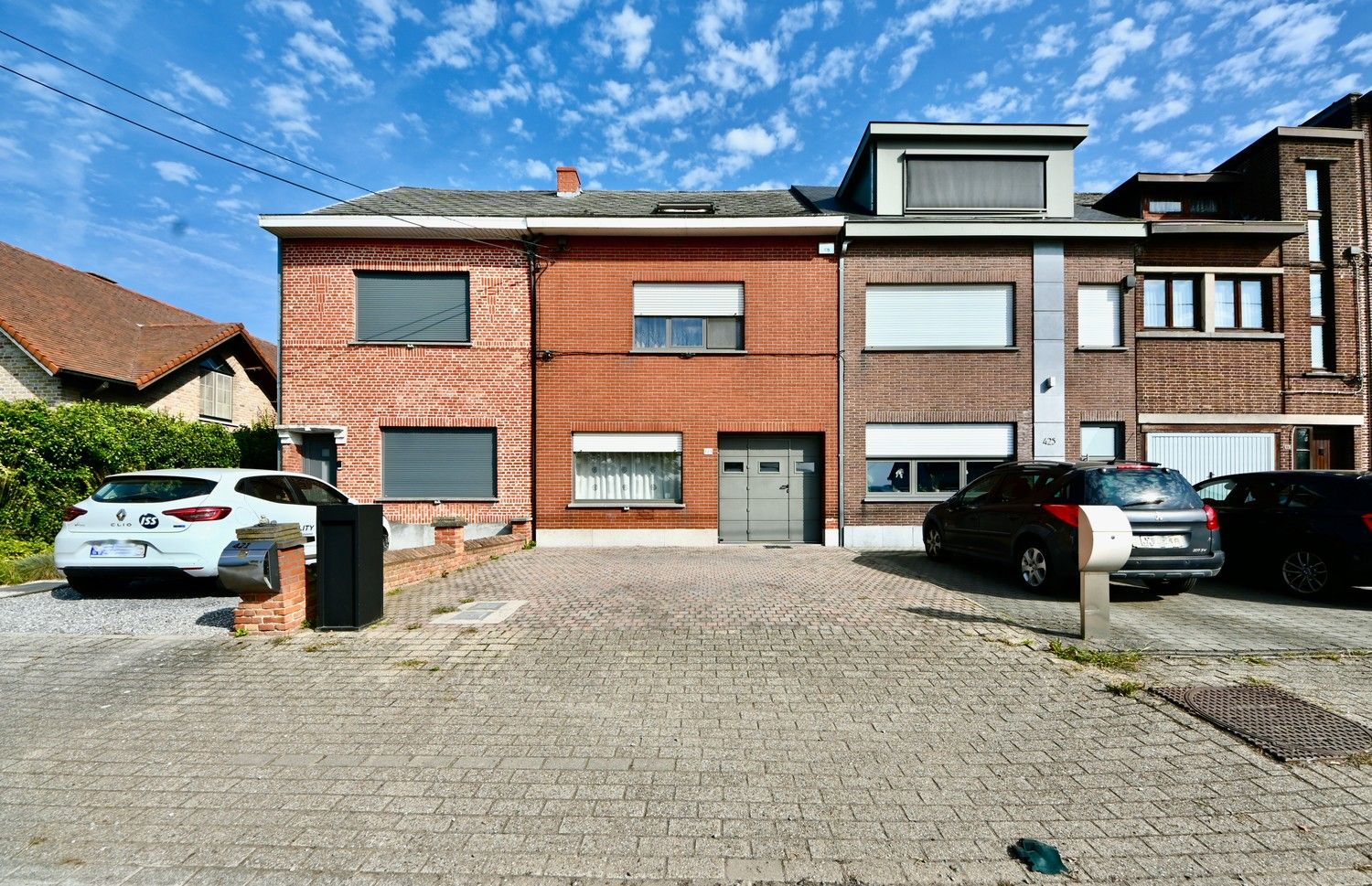 Woning met 3 slaapkamers , tuin en garage. foto 2