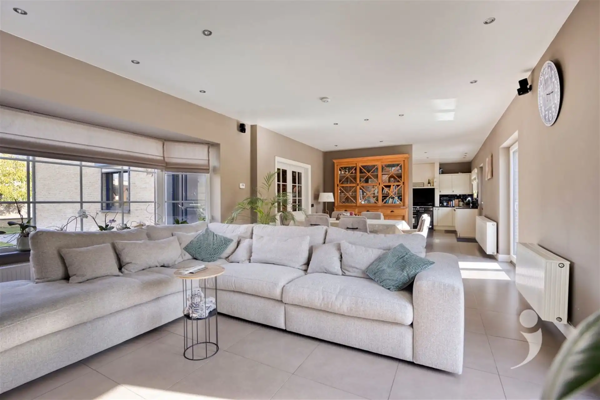 Prachtige villa met hoogwaardige afwerking foto 8