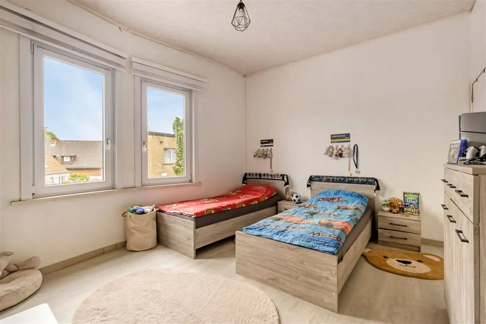 Instapklare rijwoning op 230 m² met 3 slaapkamers, 2 badkamers en grote garage. foto 14