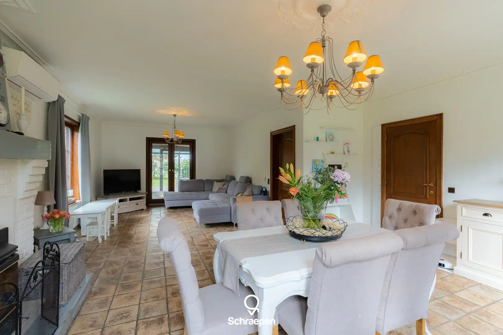 Unieke villa (387 m²) op breed perceel van maar liefst 44,5 are nabij natuurgebied 'De Teut'! foto 2