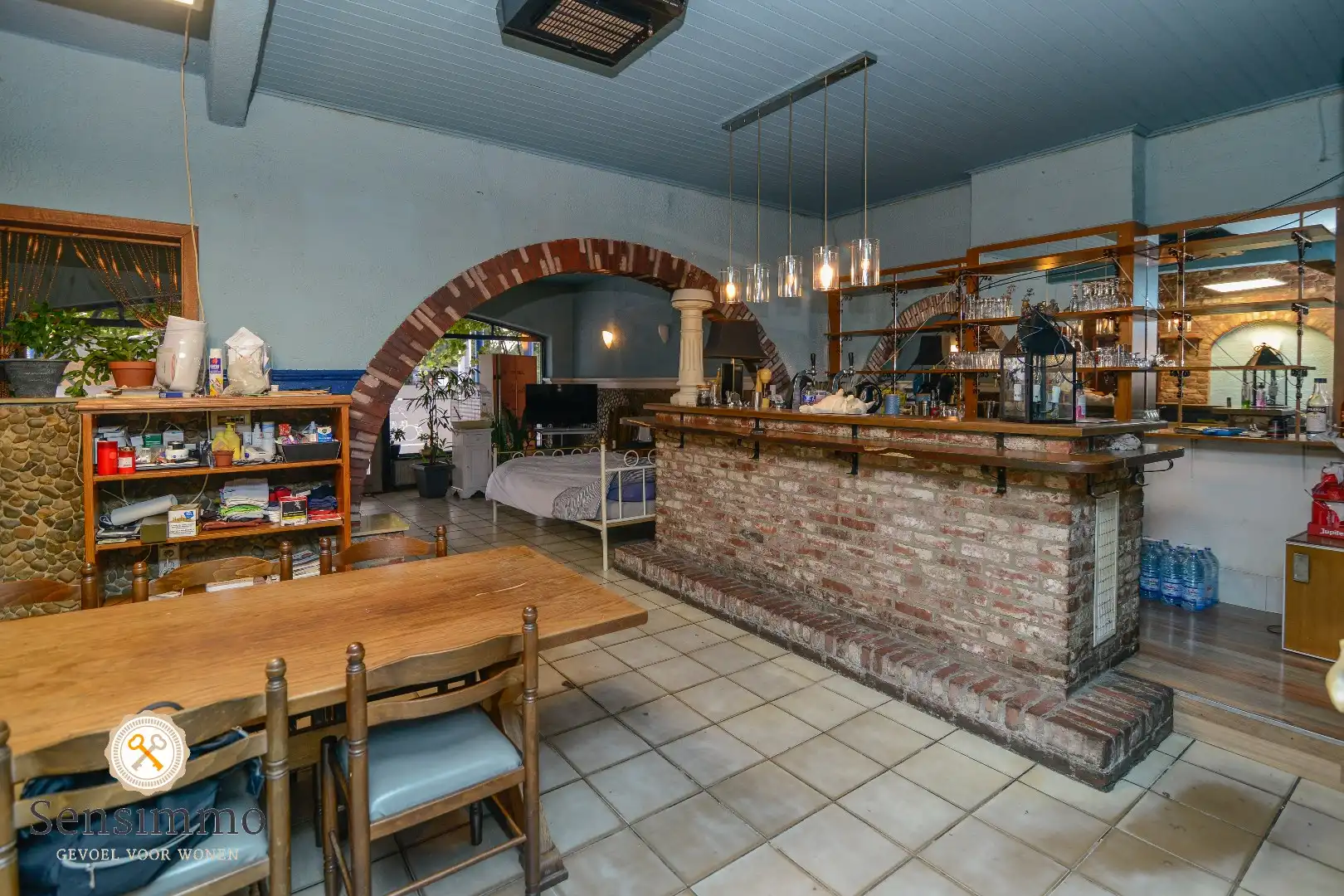 Handelsgelijkvloers met bovenliggend woonst foto 3