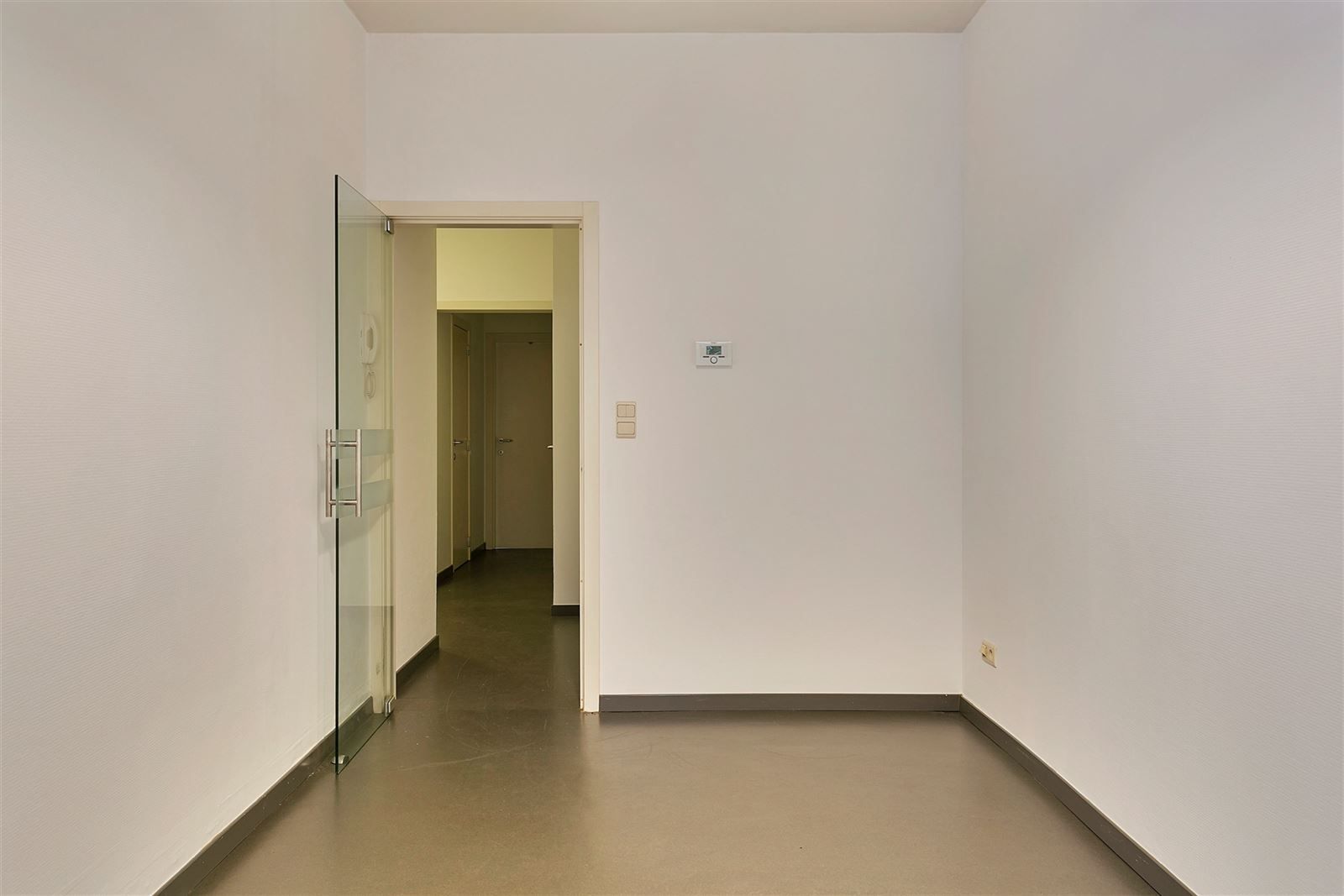 Gelijkvloers appartement met 2 slaapkamers op het Zuid met terras. foto 11