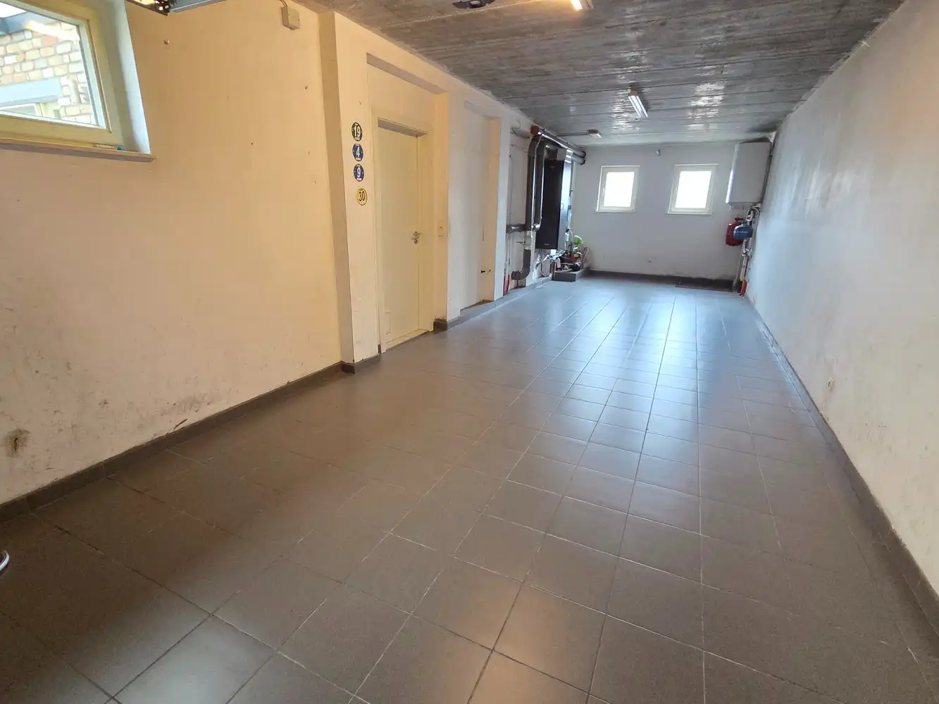 Zeer ruime gezinswoning te centrum Heist, 4 tot 5 slaapkamers met dubbele garage. foto 11