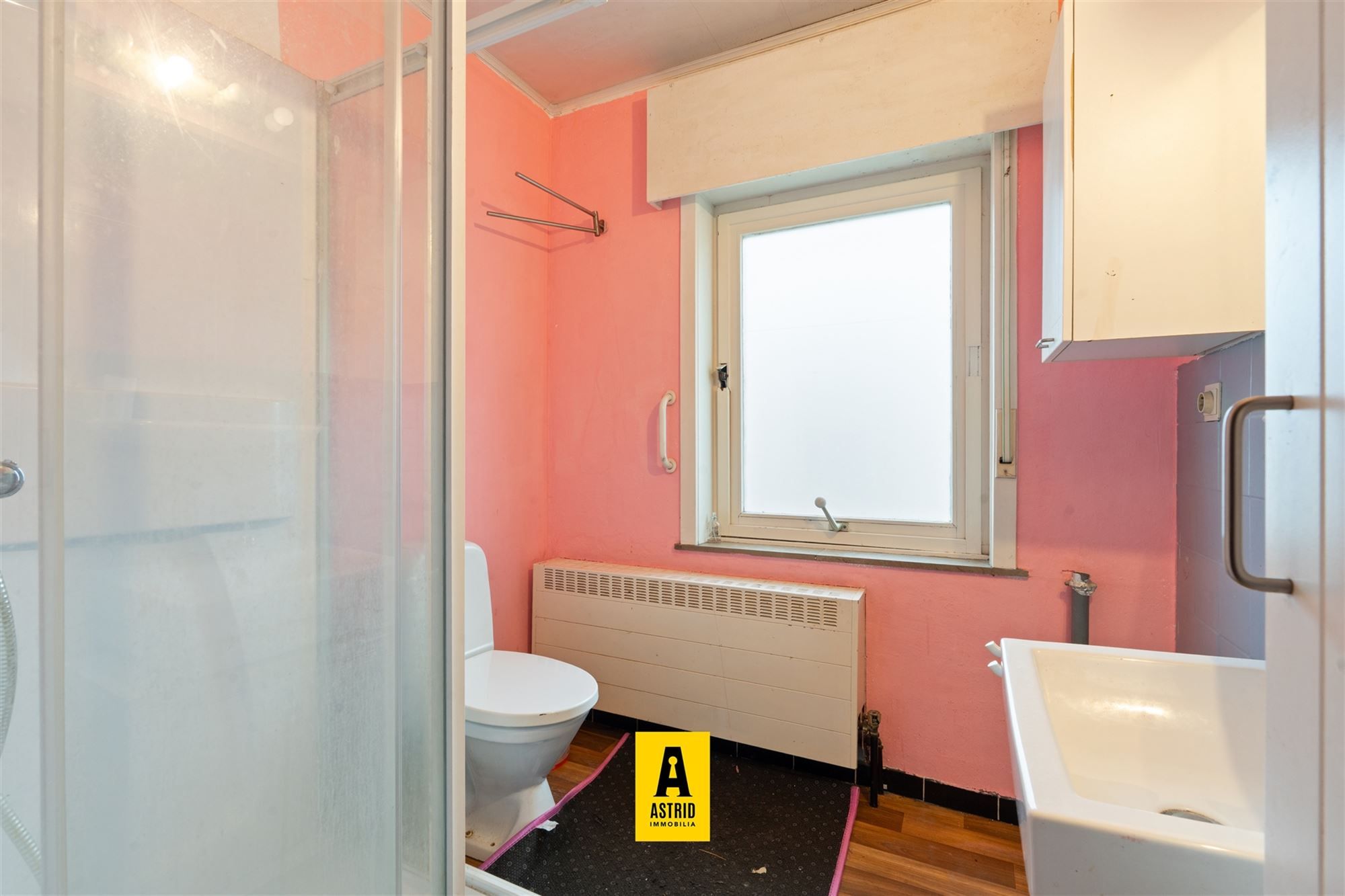  Ruime rijwoning met 5 slaapkamers en tweewoonst-indeling op topligging in Bredene foto 22