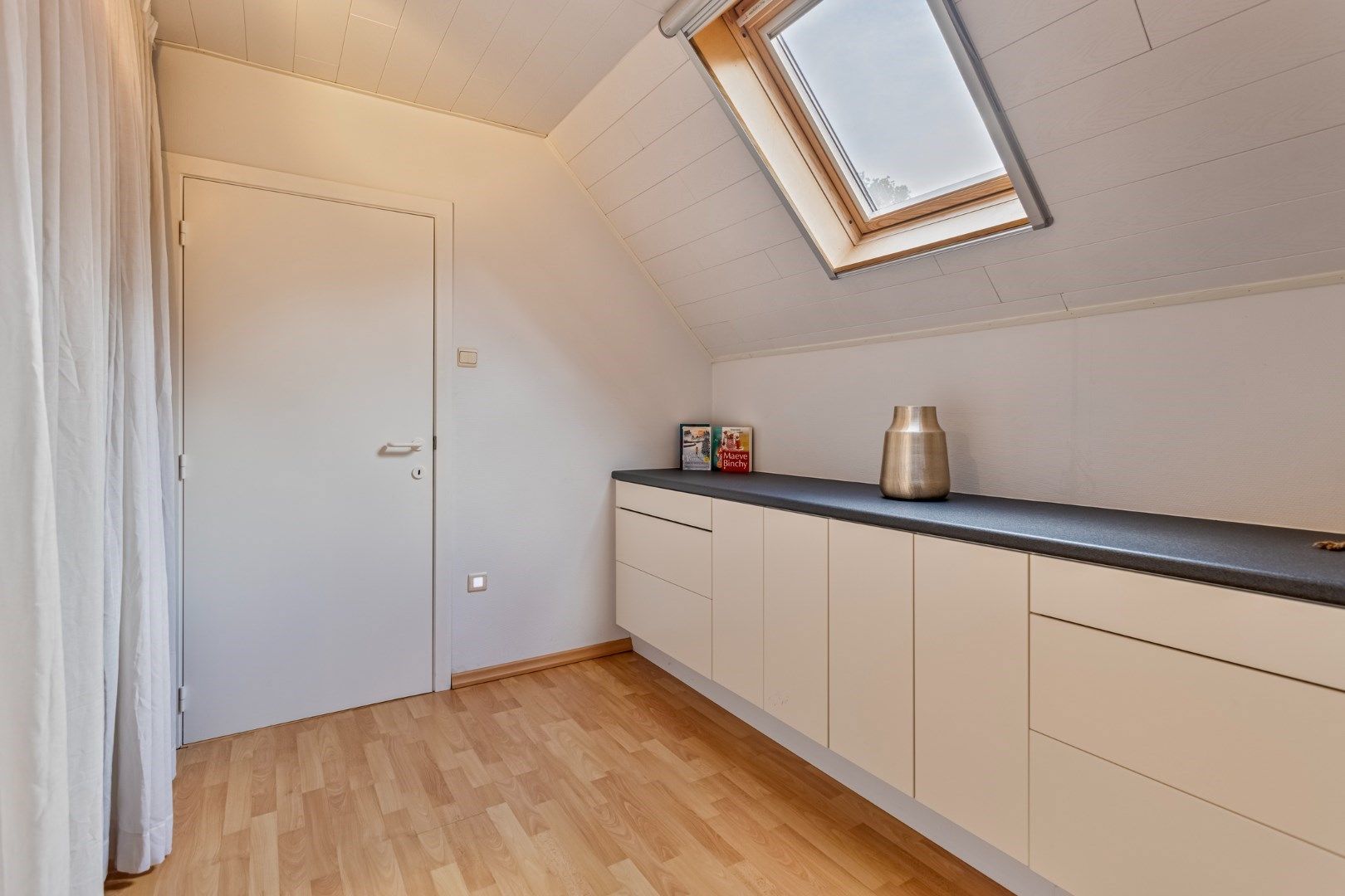 Instapklare en rustig gelegen (OB), 3 slpk, 249 m², 15a23ca, garage, hobbyruimte foto 28