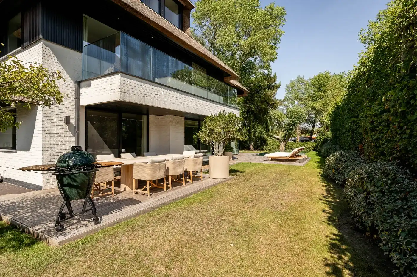 Recent gebouwde villa voorzien van een luxe afwerking, grenzend in alle privacy aan het Zwin nabij de Oosthoek  foto 6