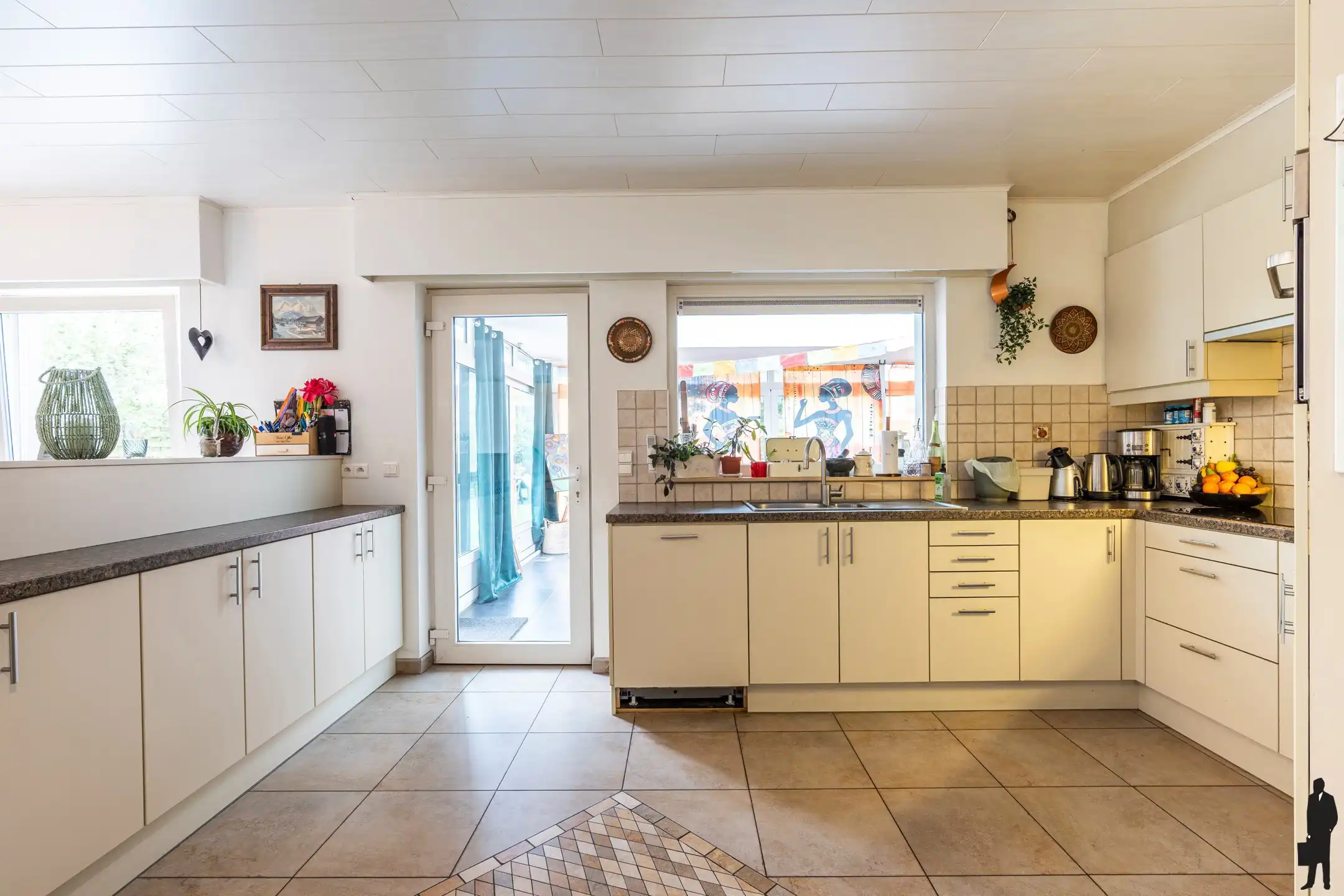 Ruime woning van ca. 237m² te Malle foto 6