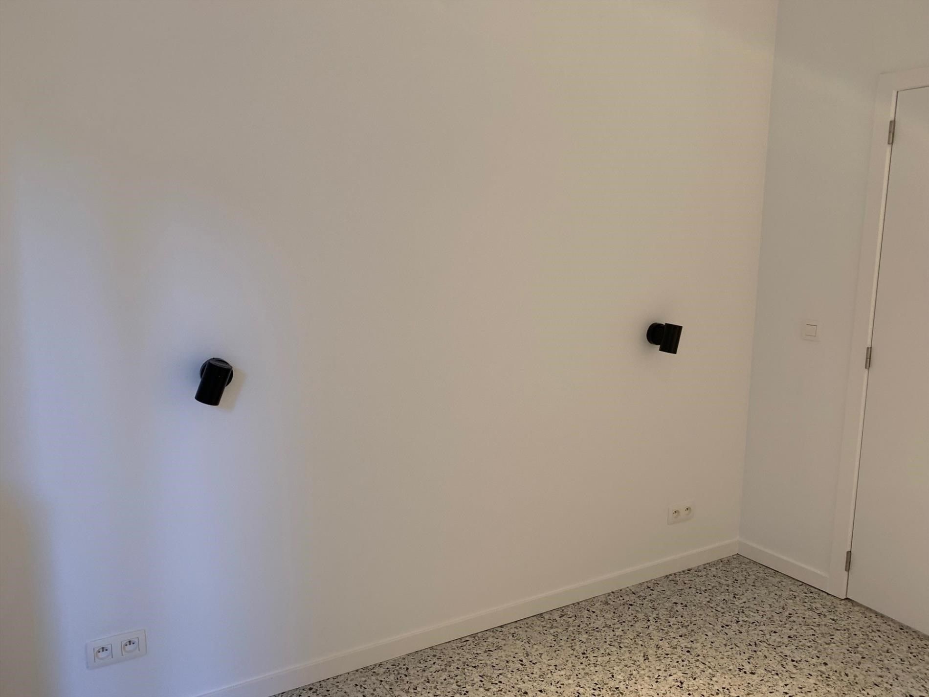 Gerenoveerd éénslaapkamerappartement centrum Oostende foto 10