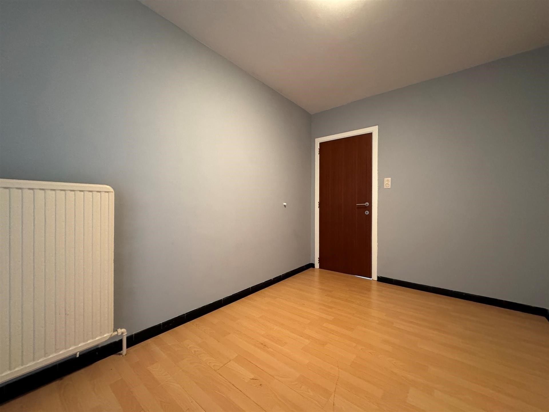 Gunstig gelegen 2 slaapkamer appartement. foto 17
