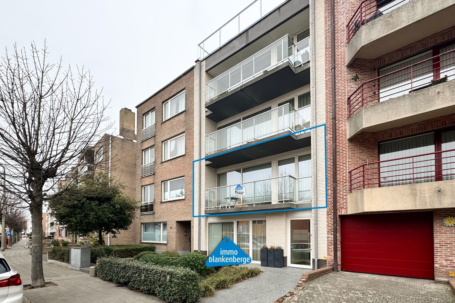 Ruim en modern appartement met twee slaapkamers foto {{pictureIndex}}