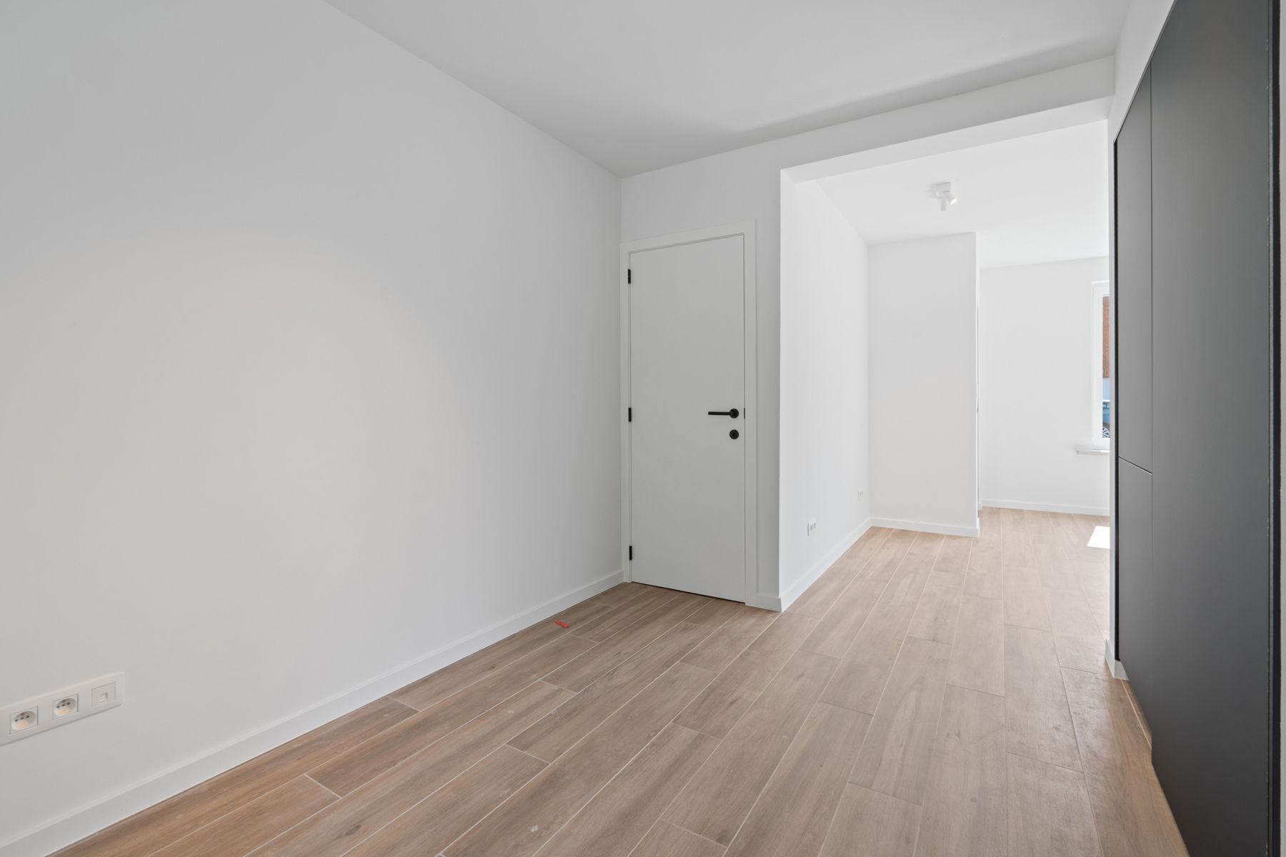 Gerenoveerde woning met 3 slaapkamers en tuin in Zedelgem! foto 6