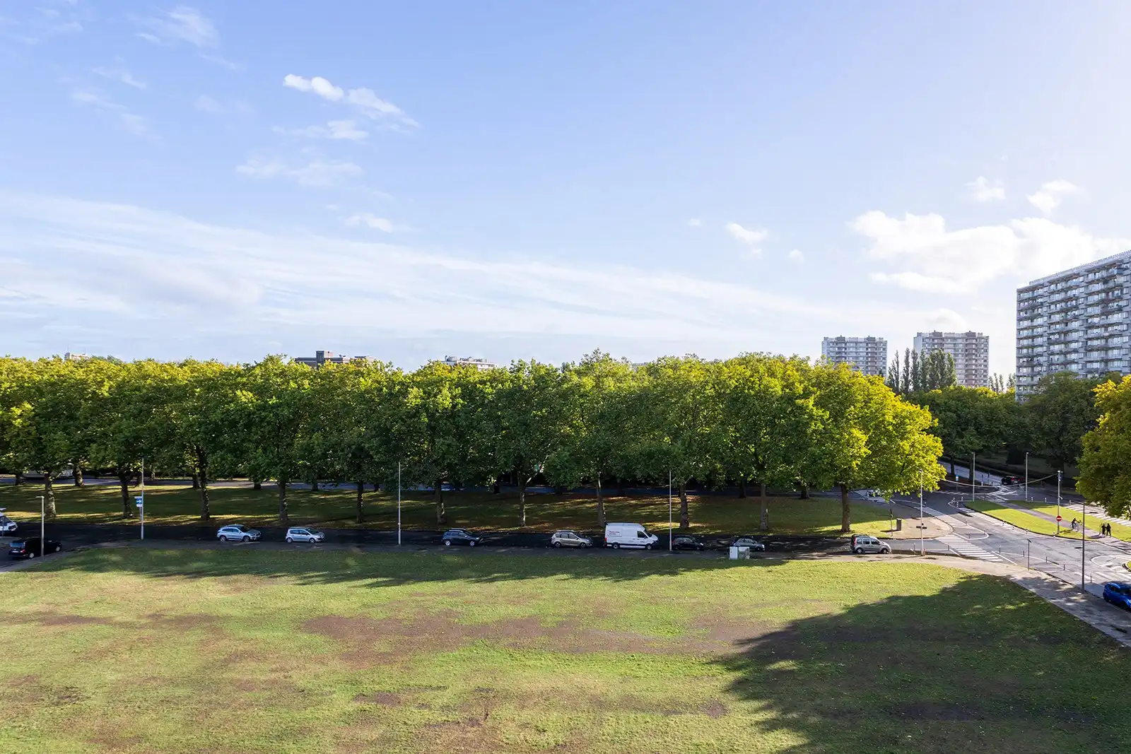Instapklaar 3-slaapkamerappartement op de 5e verdieping met zuidgericht terras foto 3