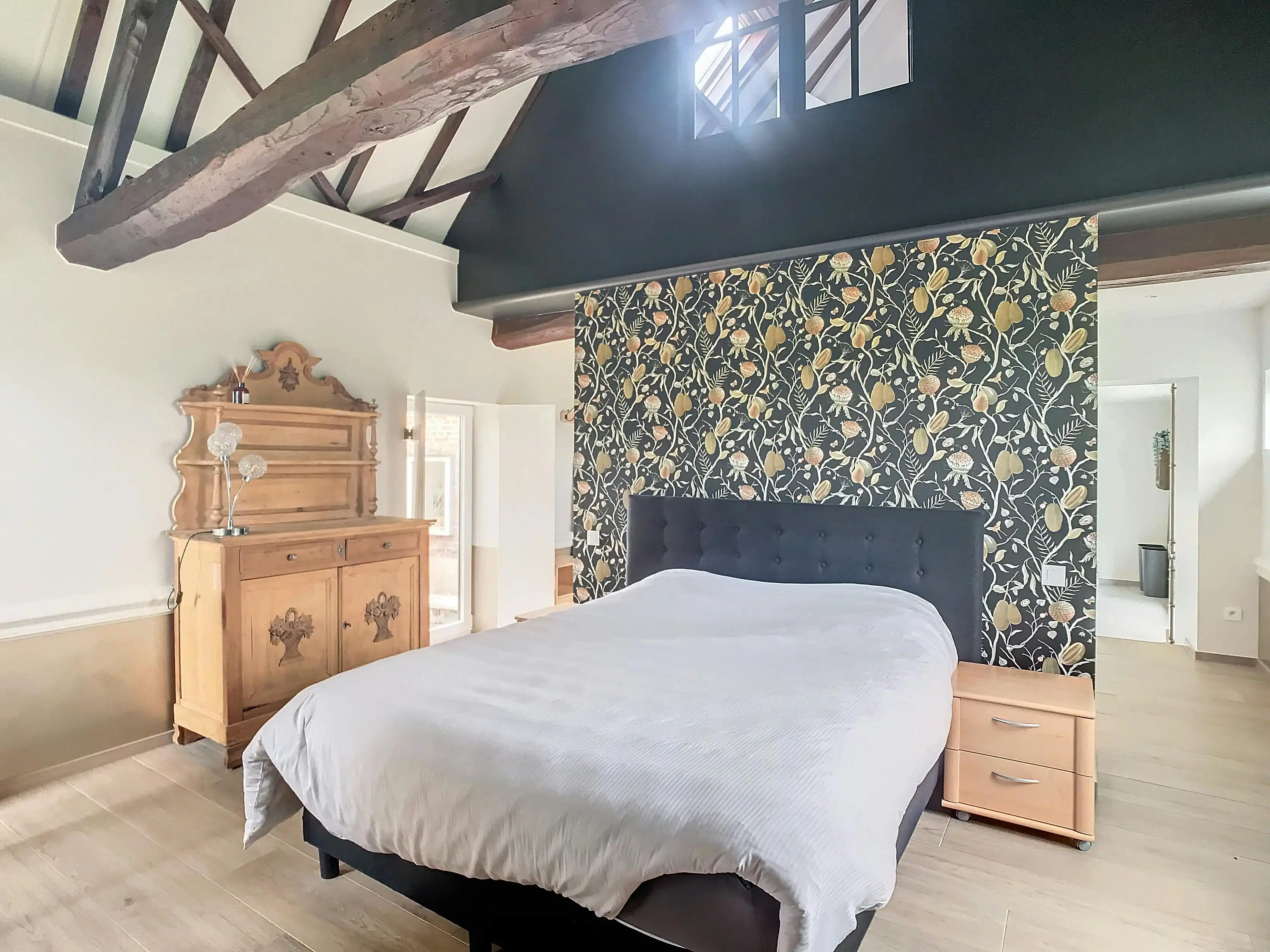 Recent gerenoveerde hoeve te koop in Ellezelles foto 10