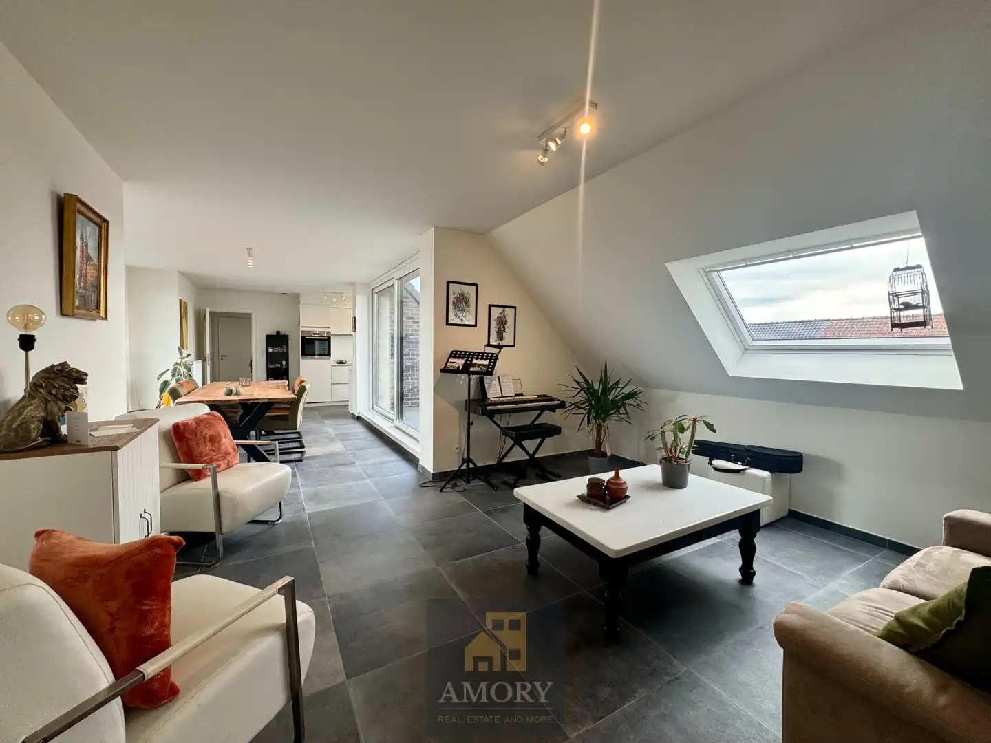 Zonovergoten penthouse met 2 grote terrassen aan Kerkplein te Beveren-Leie foto 4