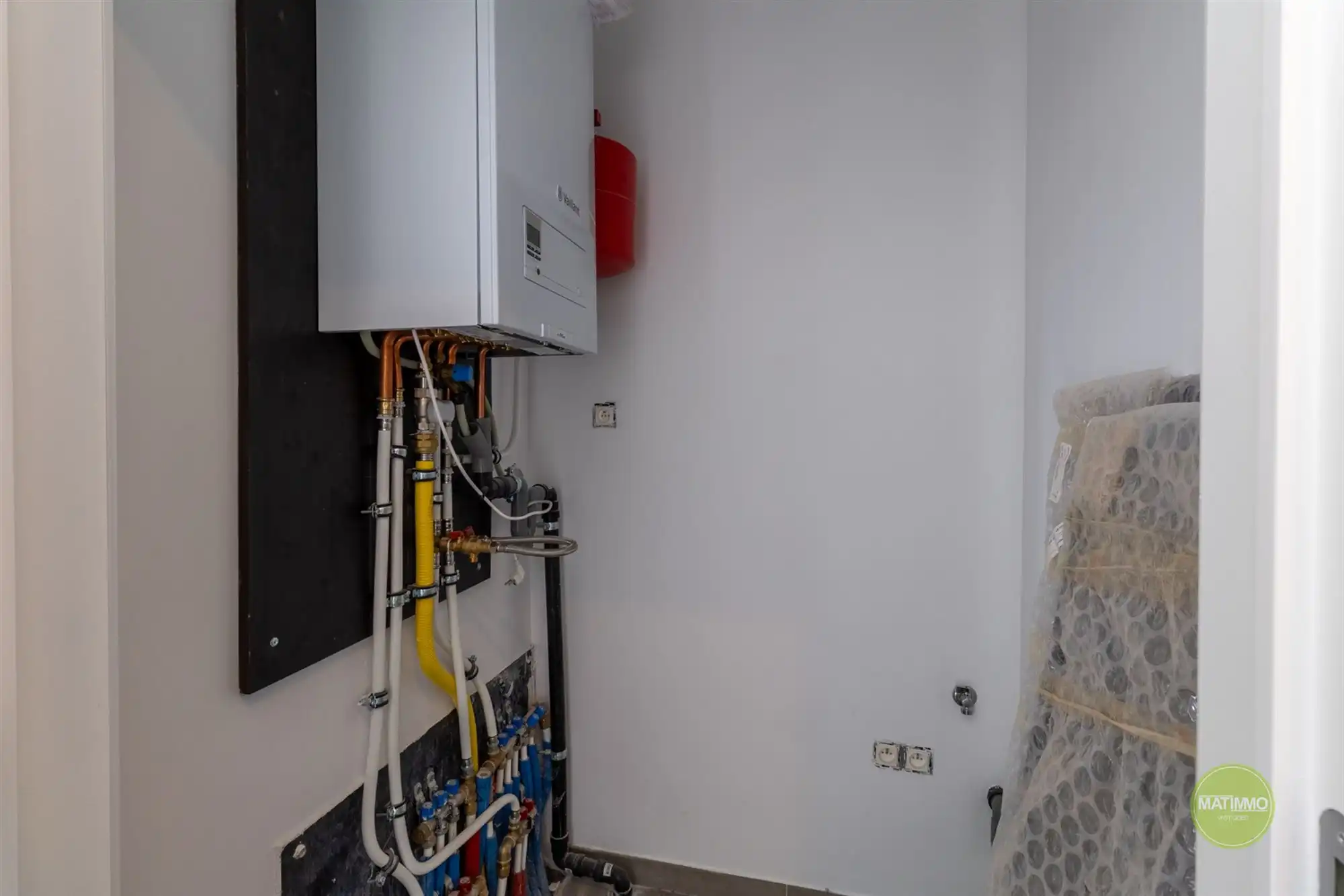 Gerenoveerd duplex appartement met handelszaak in Meerhout foto 22