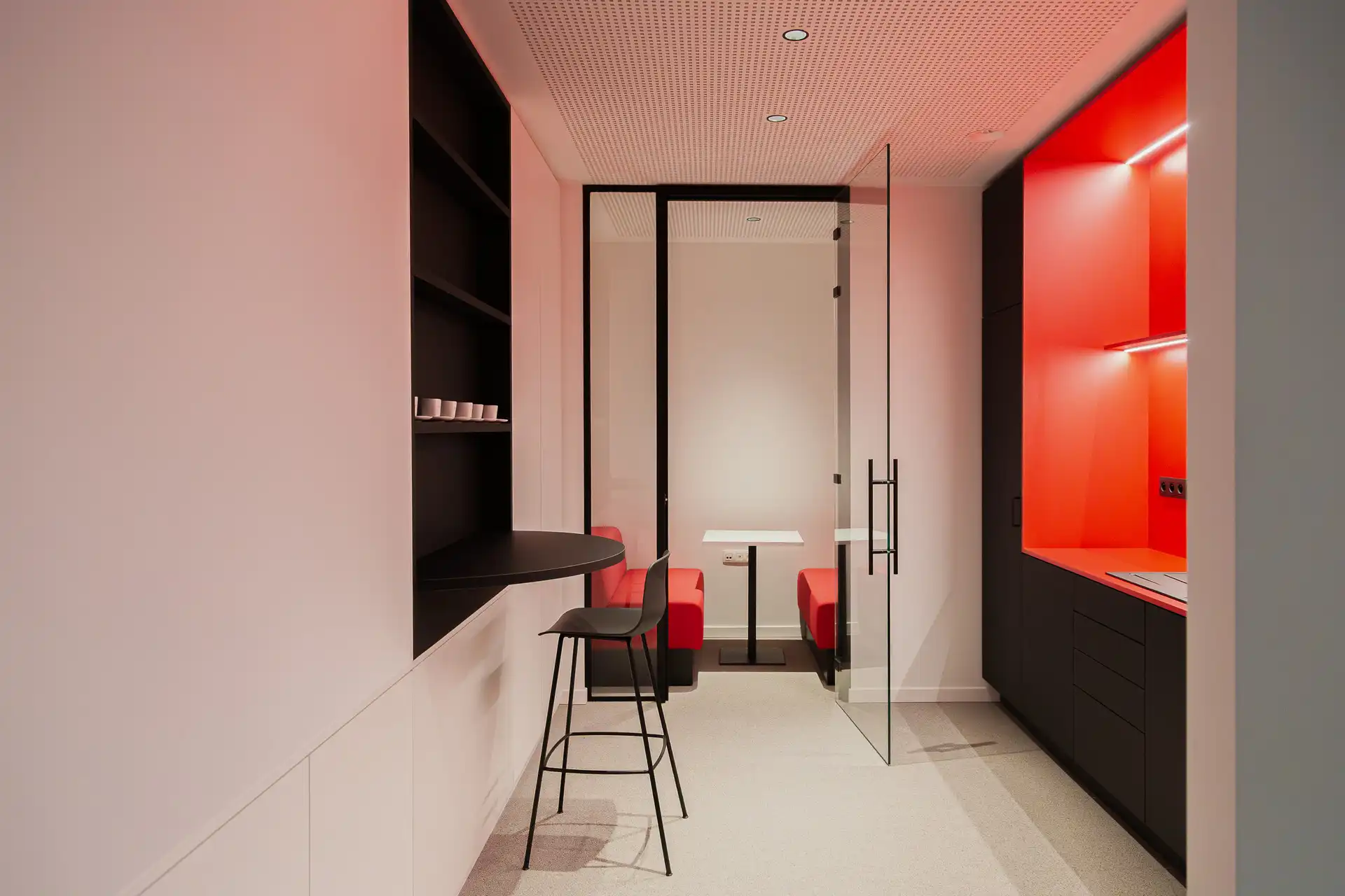 RECENT KANTOORGEBOUW VAN 366M² TE TONGEREN NABIJ E313. foto 26