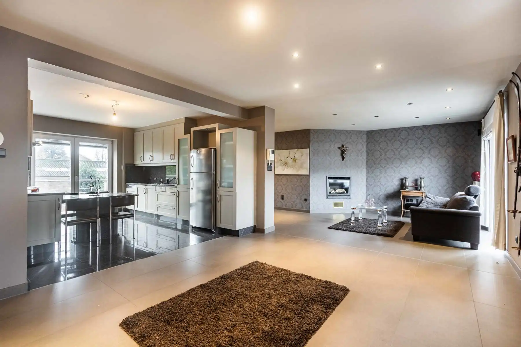 Polyvalente woning met tuin:  momenteel 2 appartementen garage en groot magazijn! foto 15