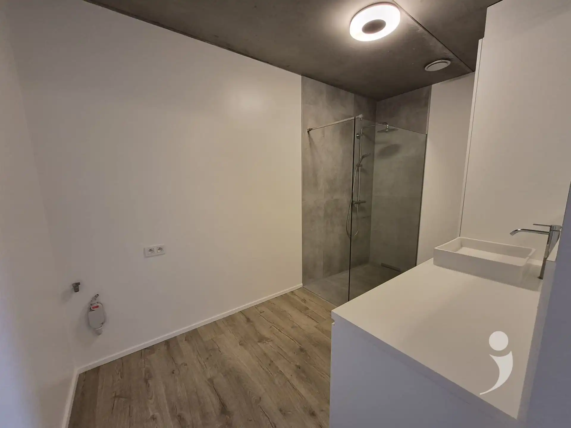 ééngezinswoning in een rustige wijk foto 11