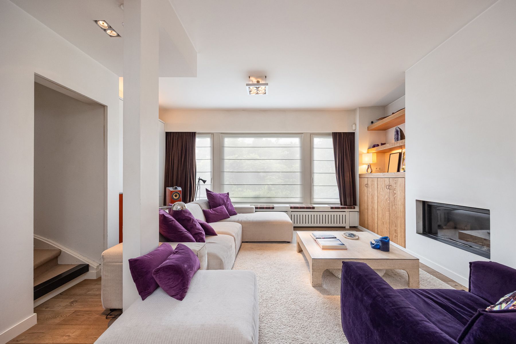 Instapklare woning met 3 à 4 slpks, praktijkruimte en garage foto {{pictureIndex}}