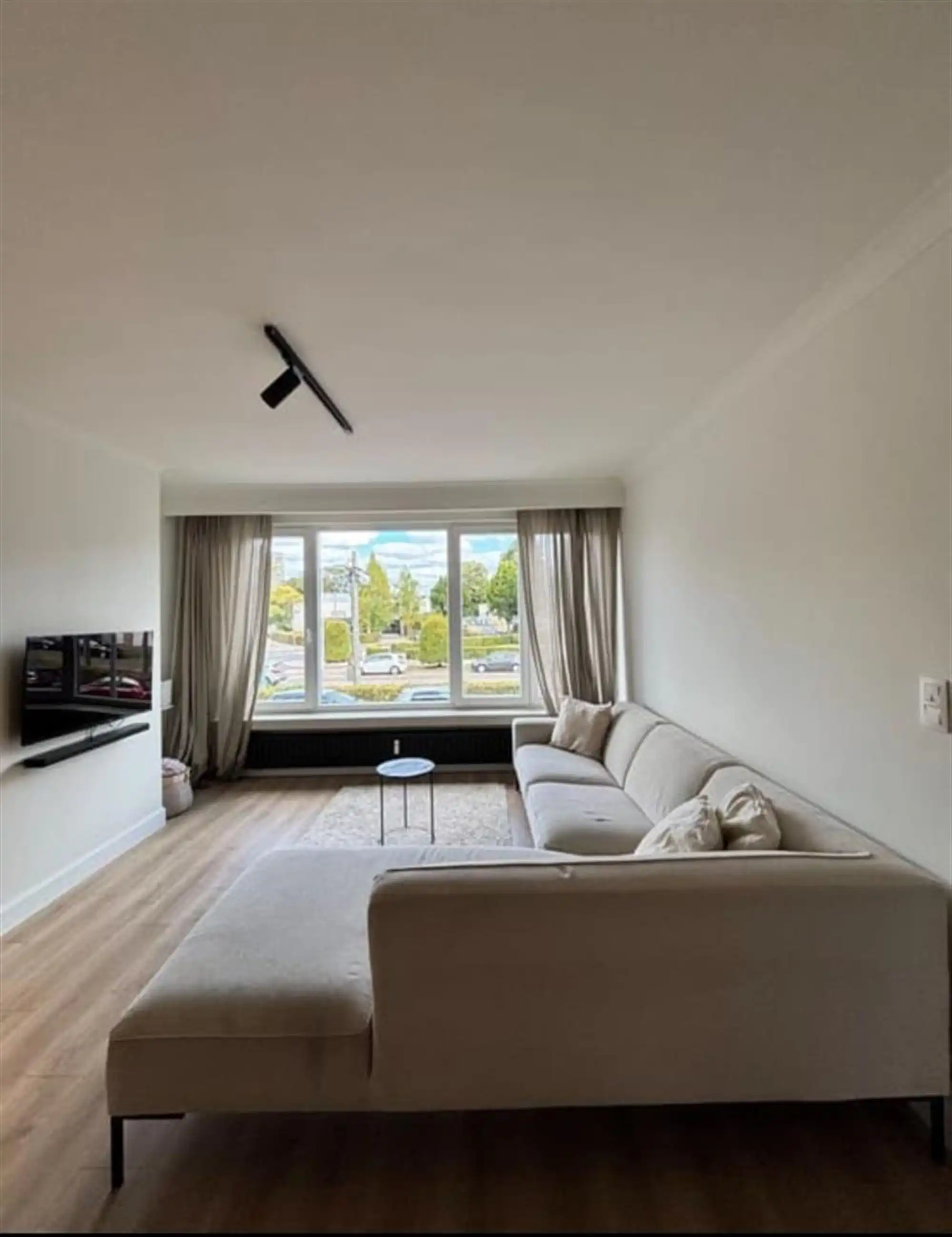 Lichtrijk appartement met zuid terras foto 4