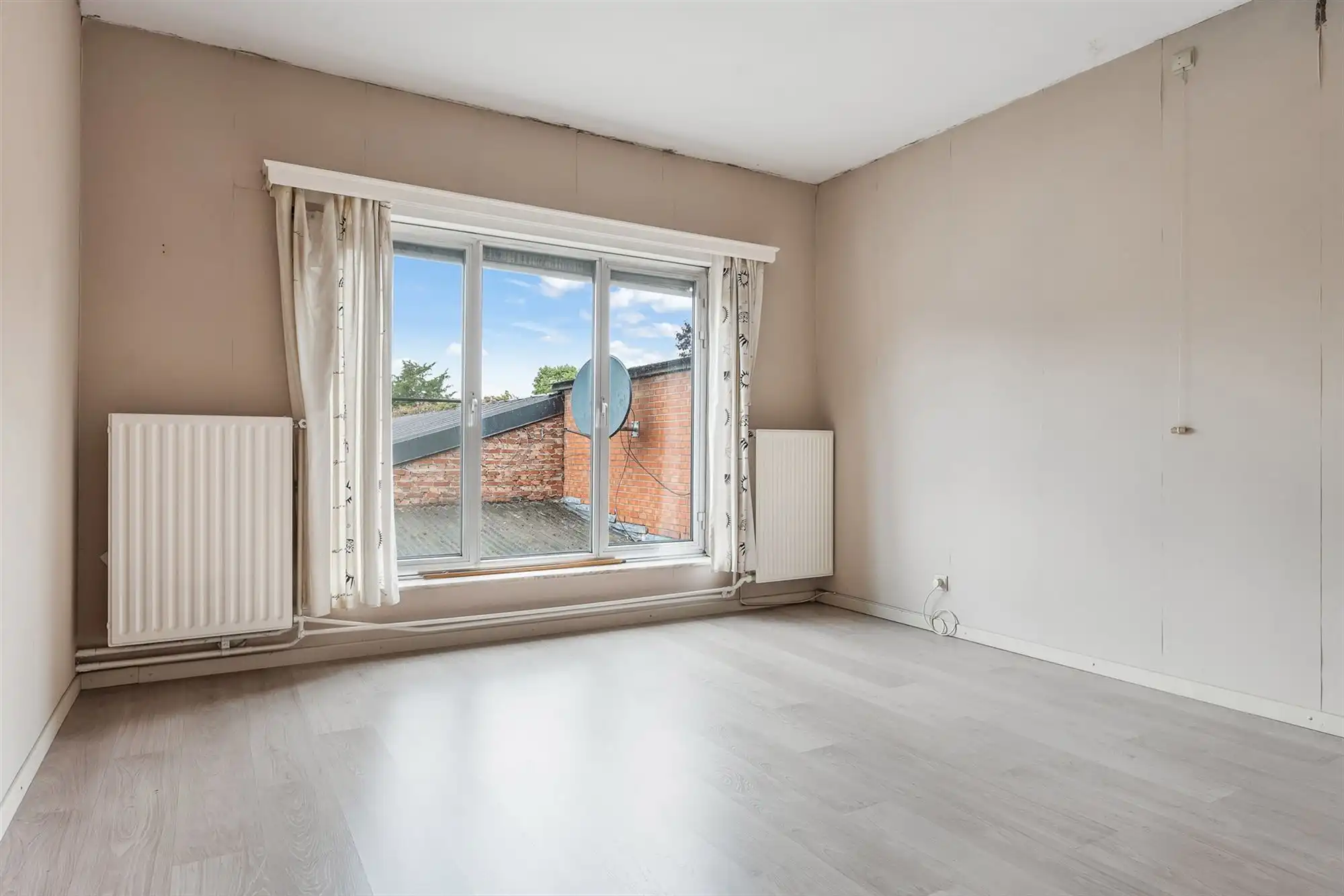 CENTRAAL GELEGEN, RUIM HANDELSPAND MET WOONST (415M²) TE BALEN foto 17