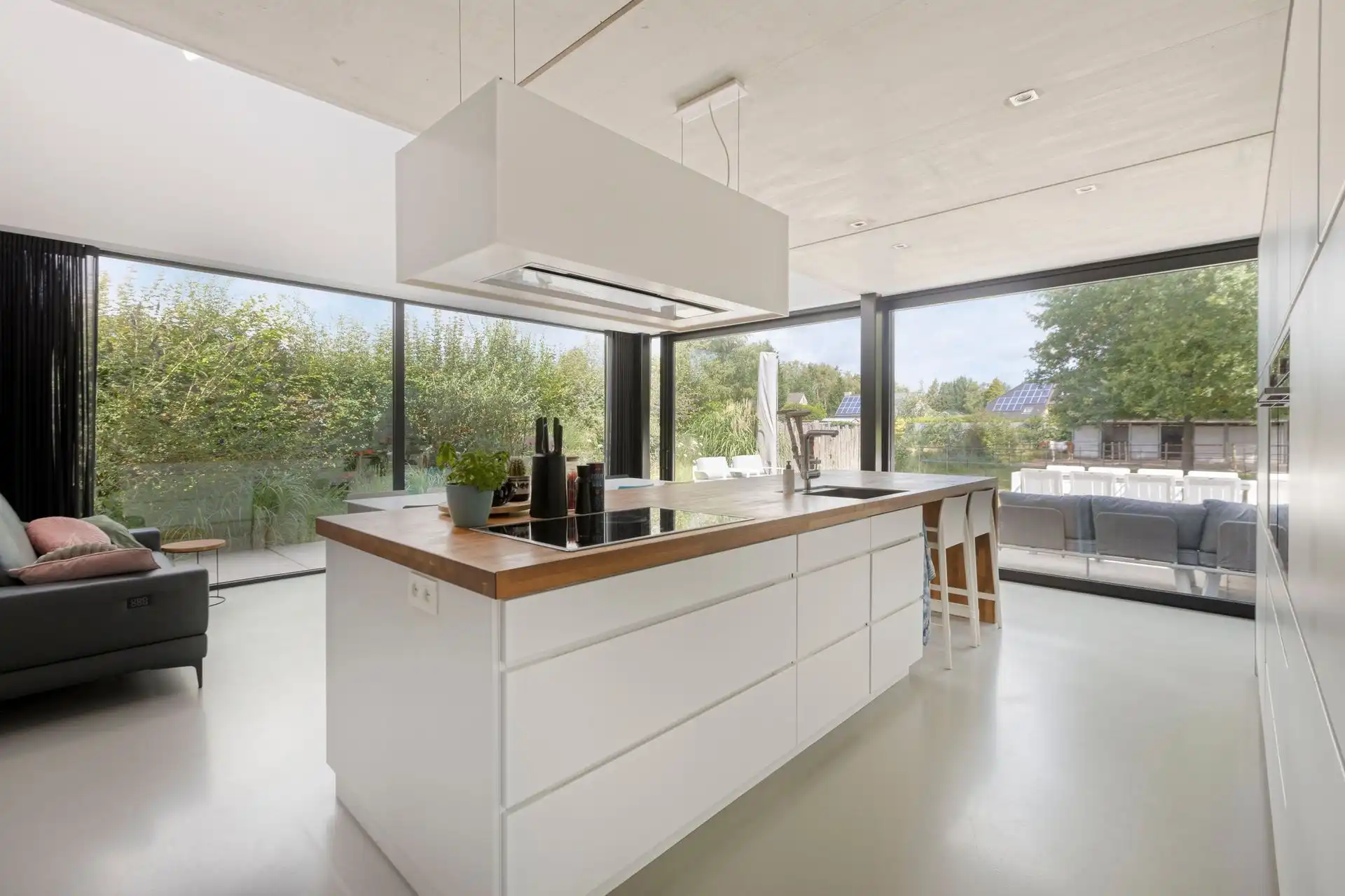 Exclusief wonen waar architectuur, ruimte en levenslang comfort samenkomen. foto 25