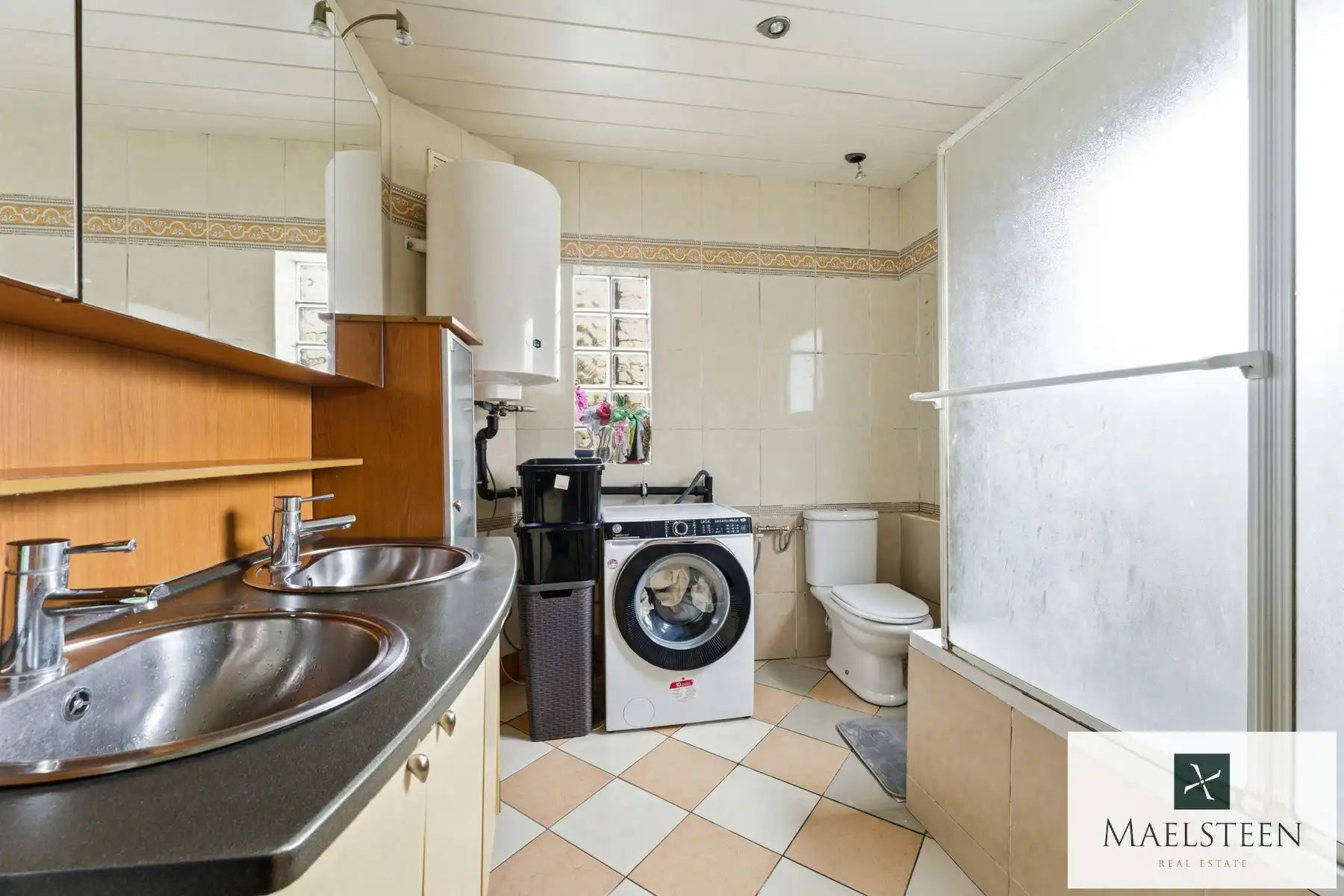 Op te frissen huis met 4 slaapkamers te Assebroek Brugge foto 8