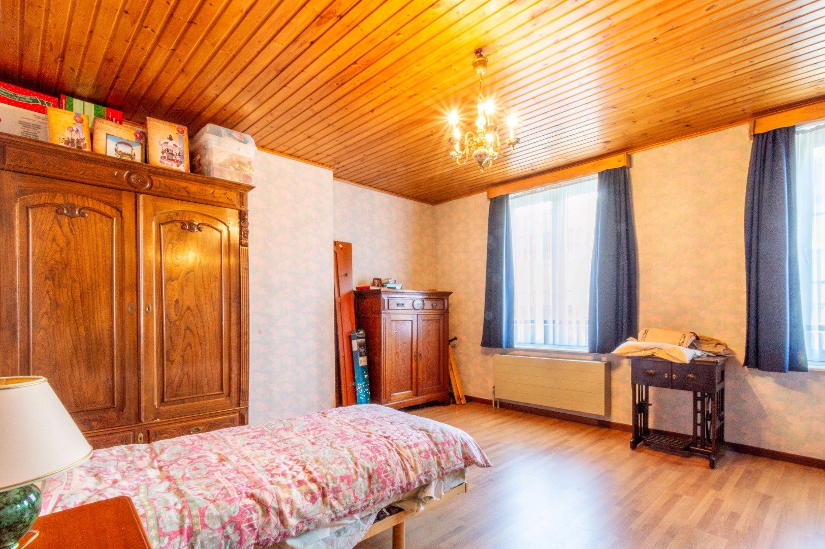 WONING MET GROTE GARAGE/BOUWGROND ! foto 9