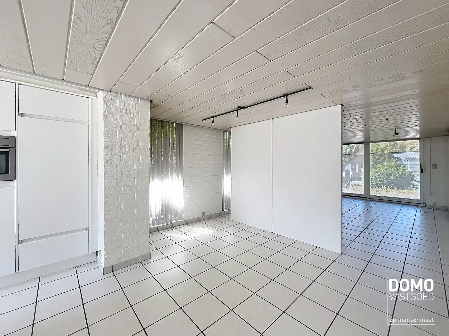 Ruime gezinswoning met 3 slaapkamers en mooie tuin foto 4
