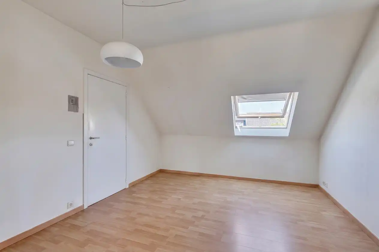 Commercieel gelijkvloers met ruim appartement foto 27