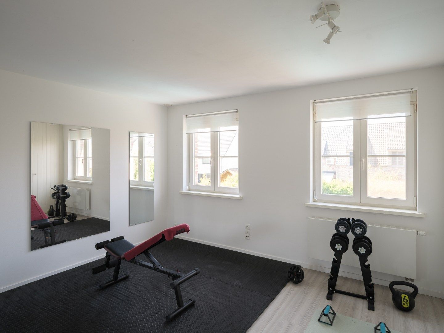 Exclusief wonen in rust en comfort – instapklare villa met zwembad in doodlopende straat foto 24