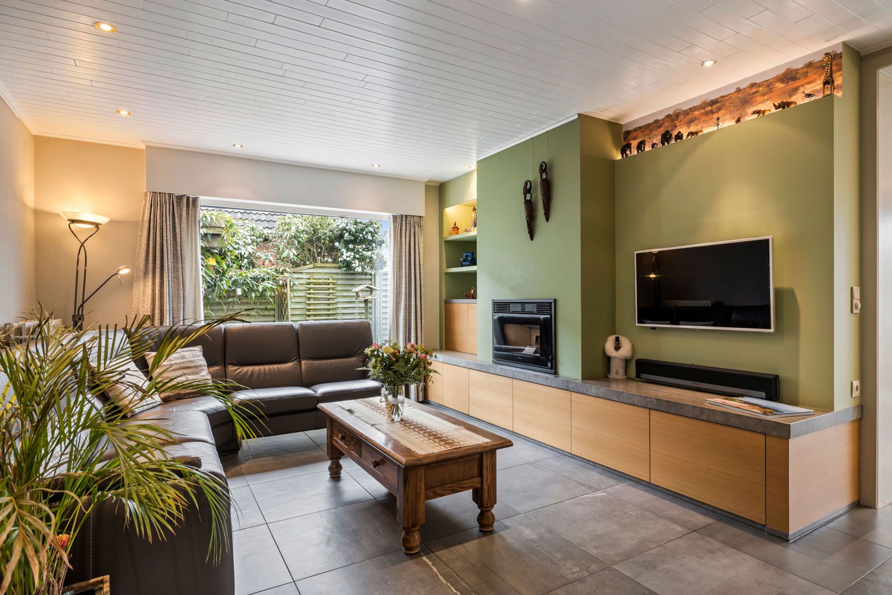 Instapklare bungalow met prachtige tuin, 4 slpks en garage foto 7
