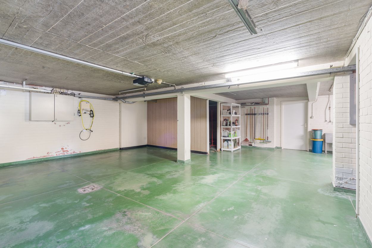 Statige woning met bedrijfsgebouw foto 21