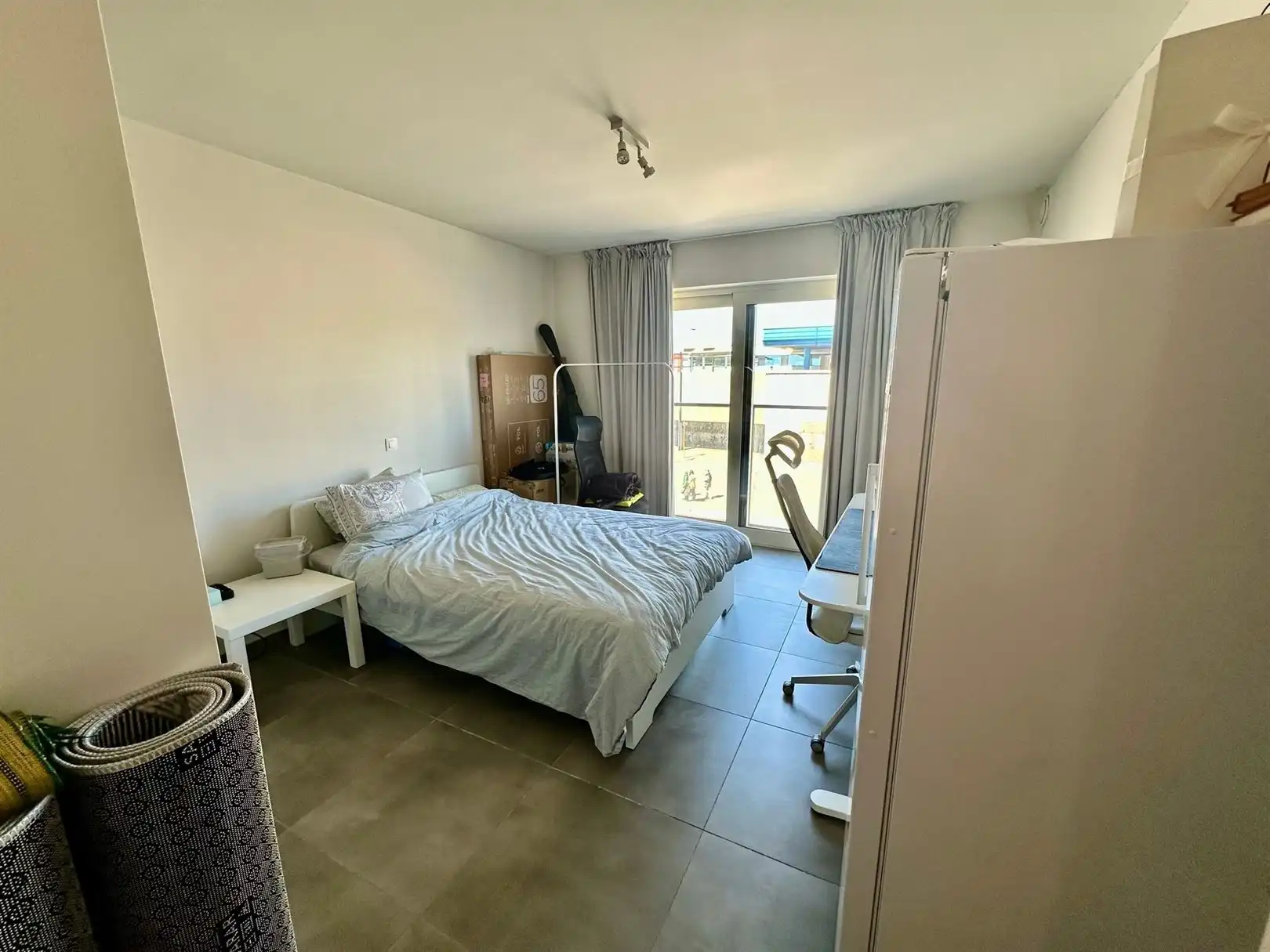 Modern, recent appartement aan het station van Waregem. foto 4