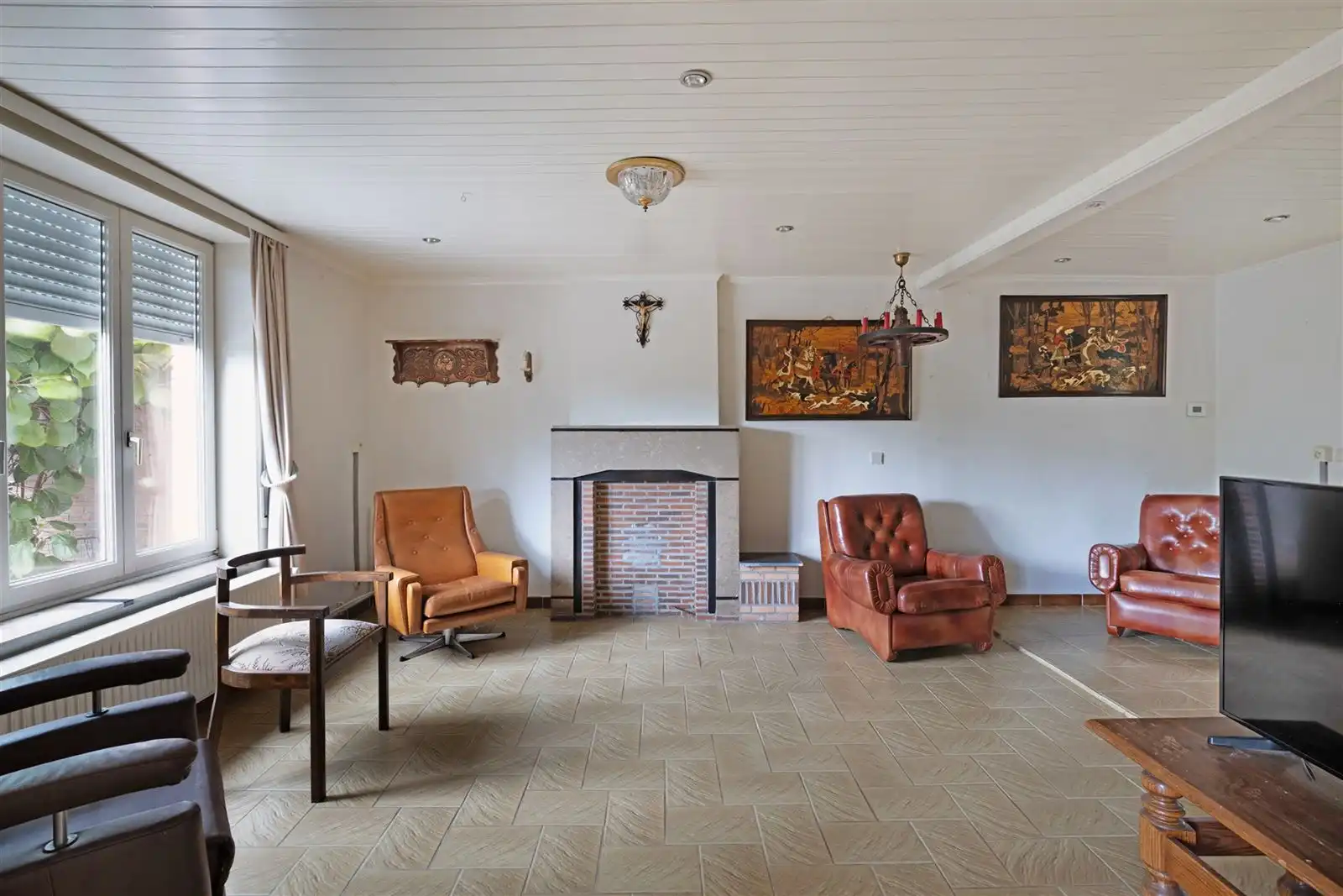 Prachtig gelegen te renoveren  Hoeve woning met stallingen en weides foto 5