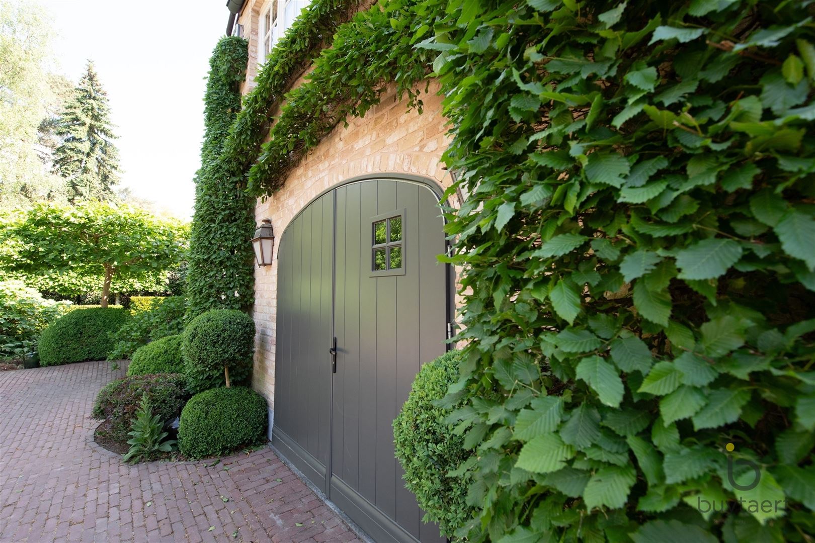 Stijlvolle villa vol originele elementen in het statige groene Koningshof! foto 2