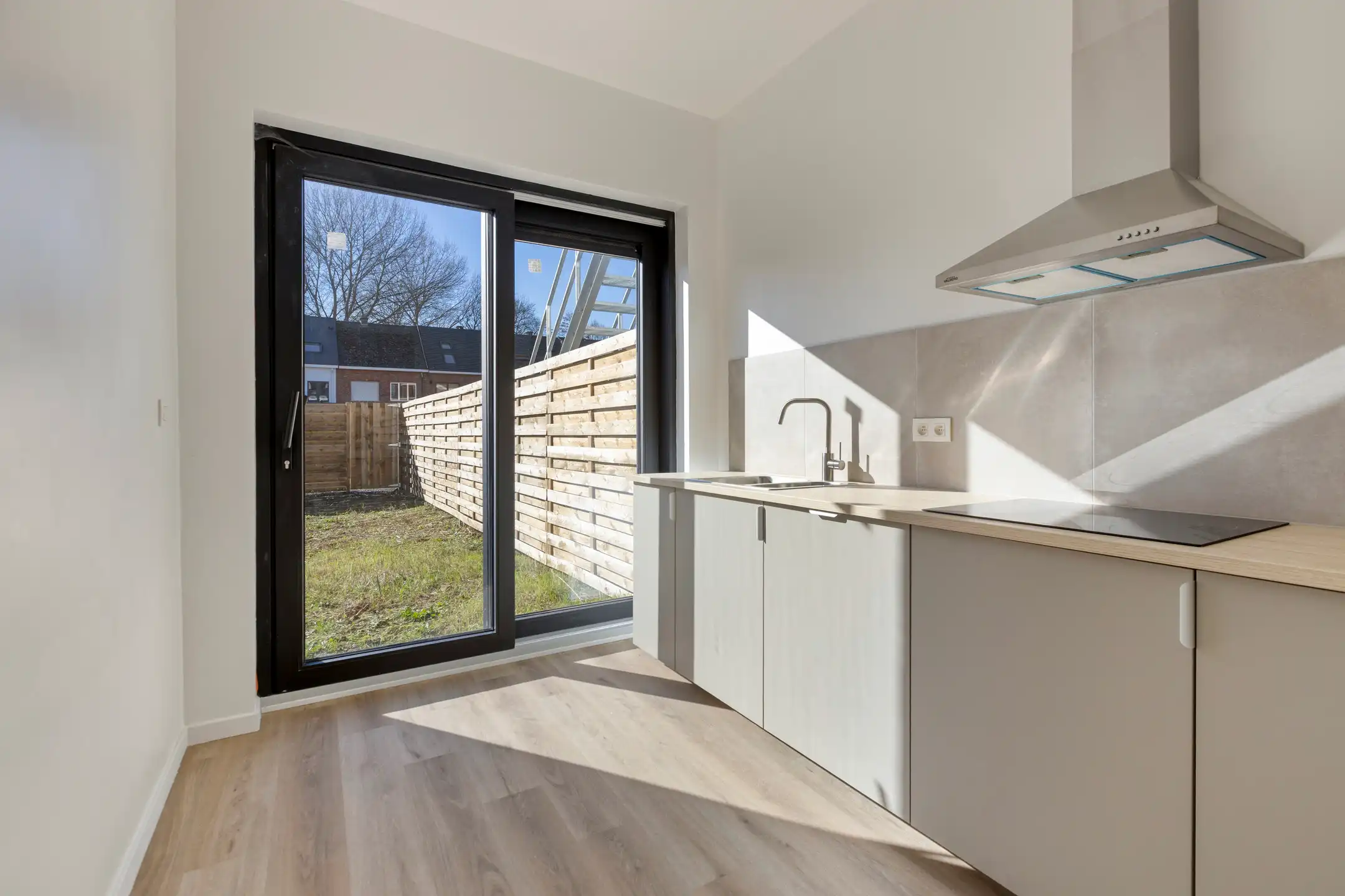Woning met 4 slaapkamers, 2 badkamers en 2 autostaanplaatsen foto 5