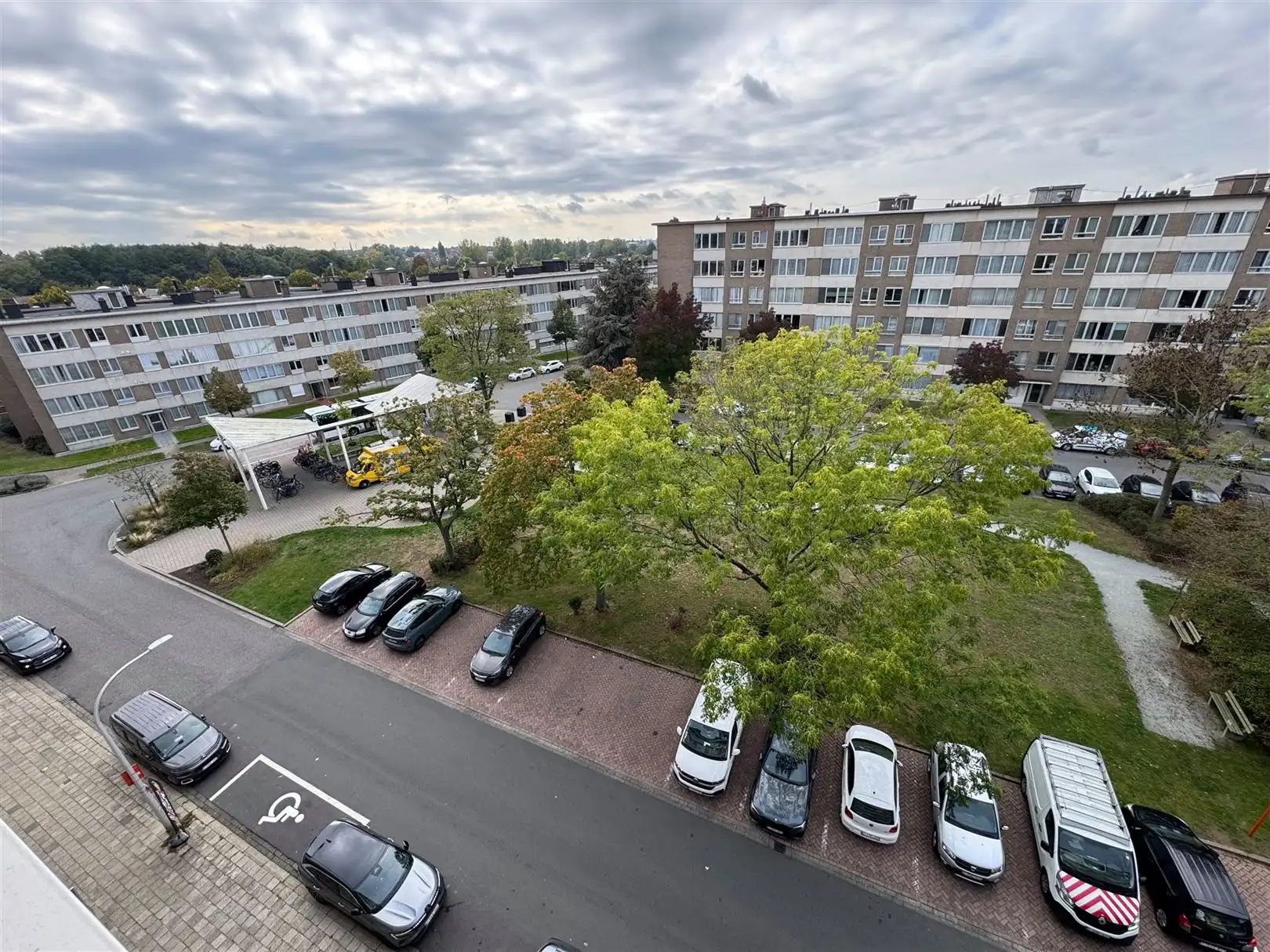 Zeer gunstig gelegen appartement met 2 terrassen op 5e vd. foto 10